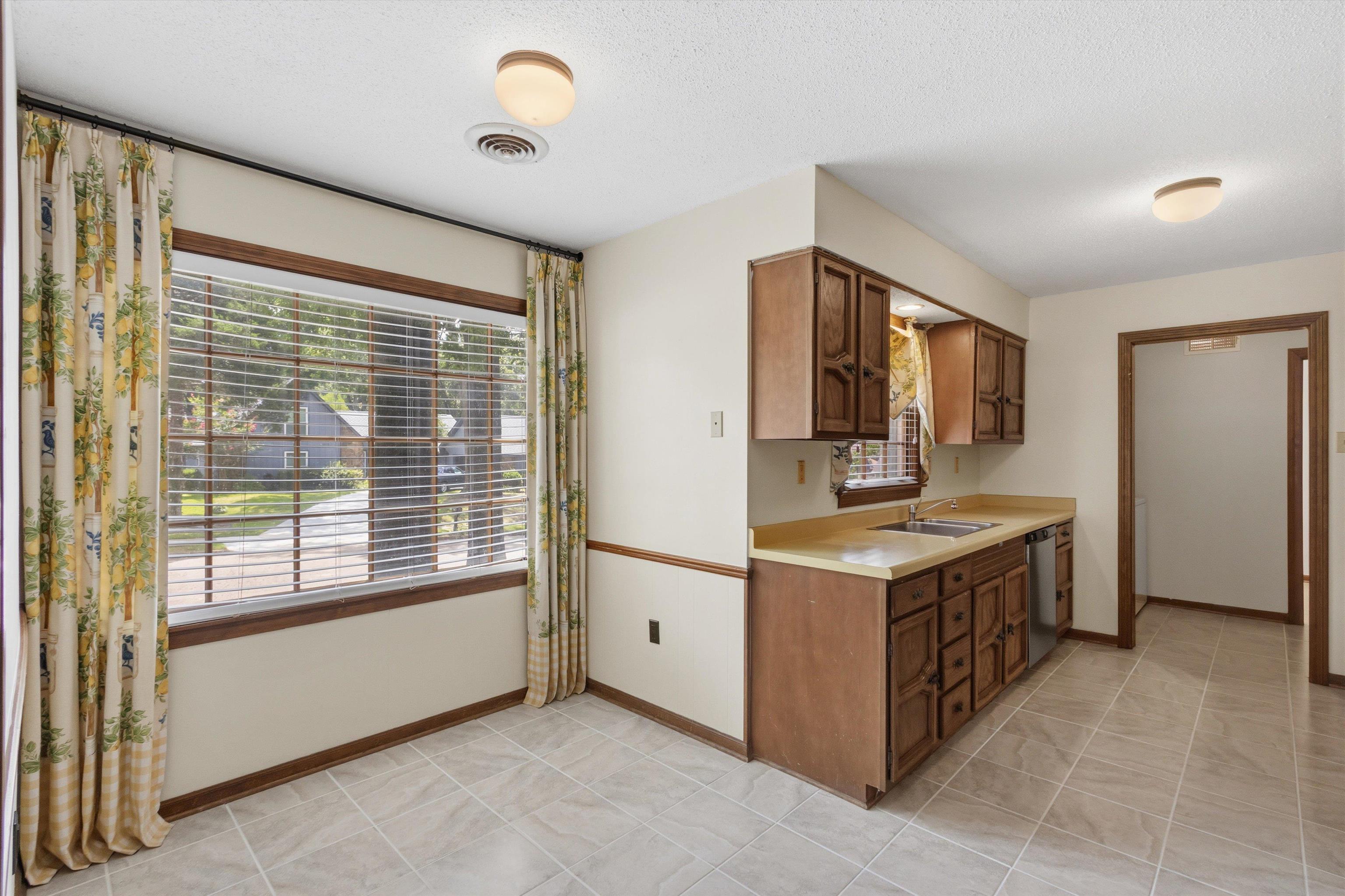 5993 Bridle Path Dr Property Photo 16