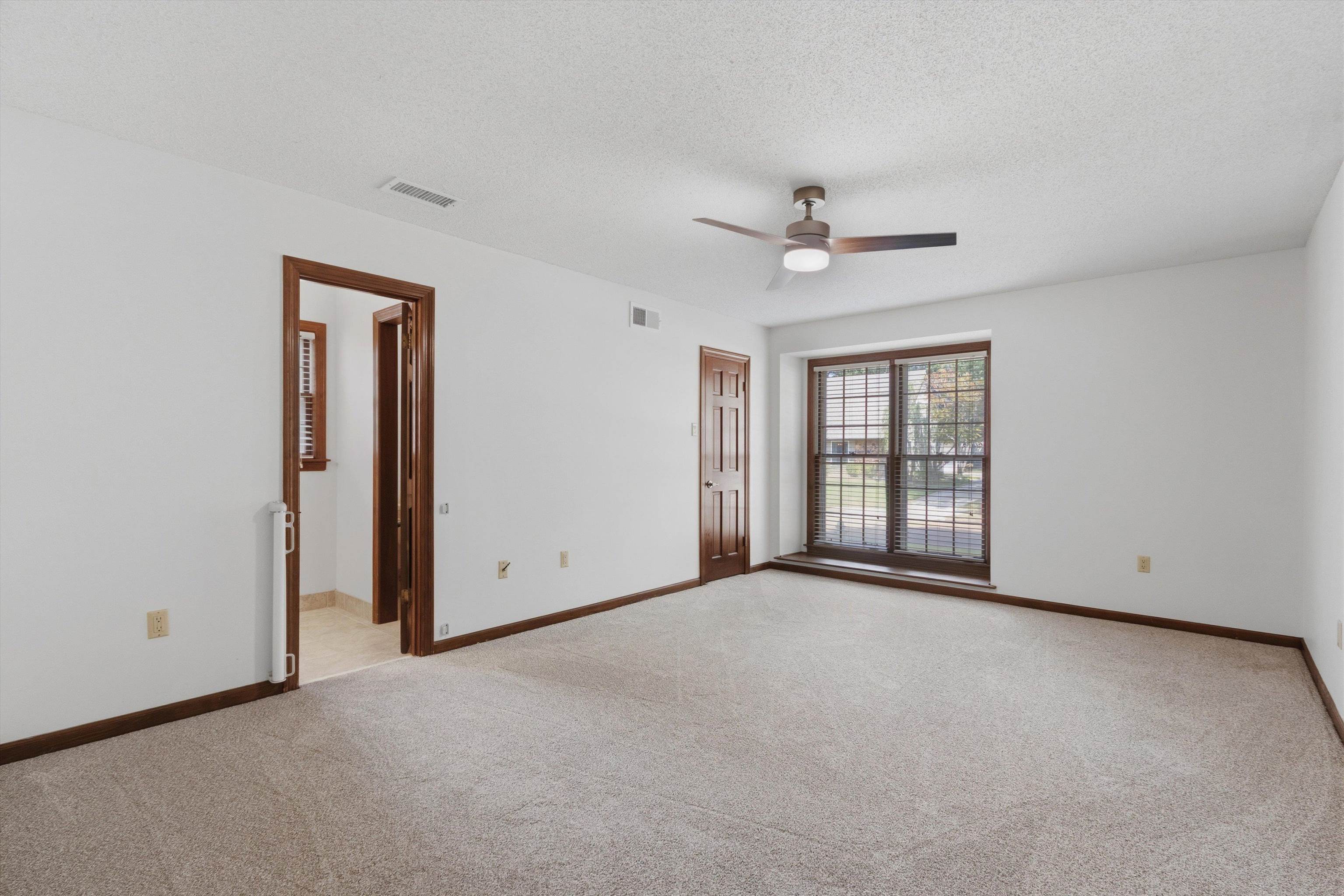 5993 Bridle Path Dr Property Photo 17