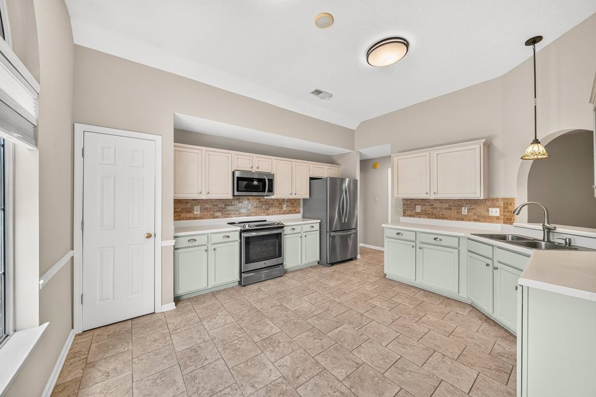 6484 Gillia Cir Property Photo 12