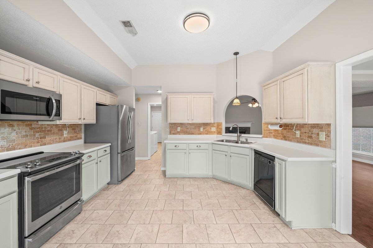 6484 Gillia Cir Property Photo 13