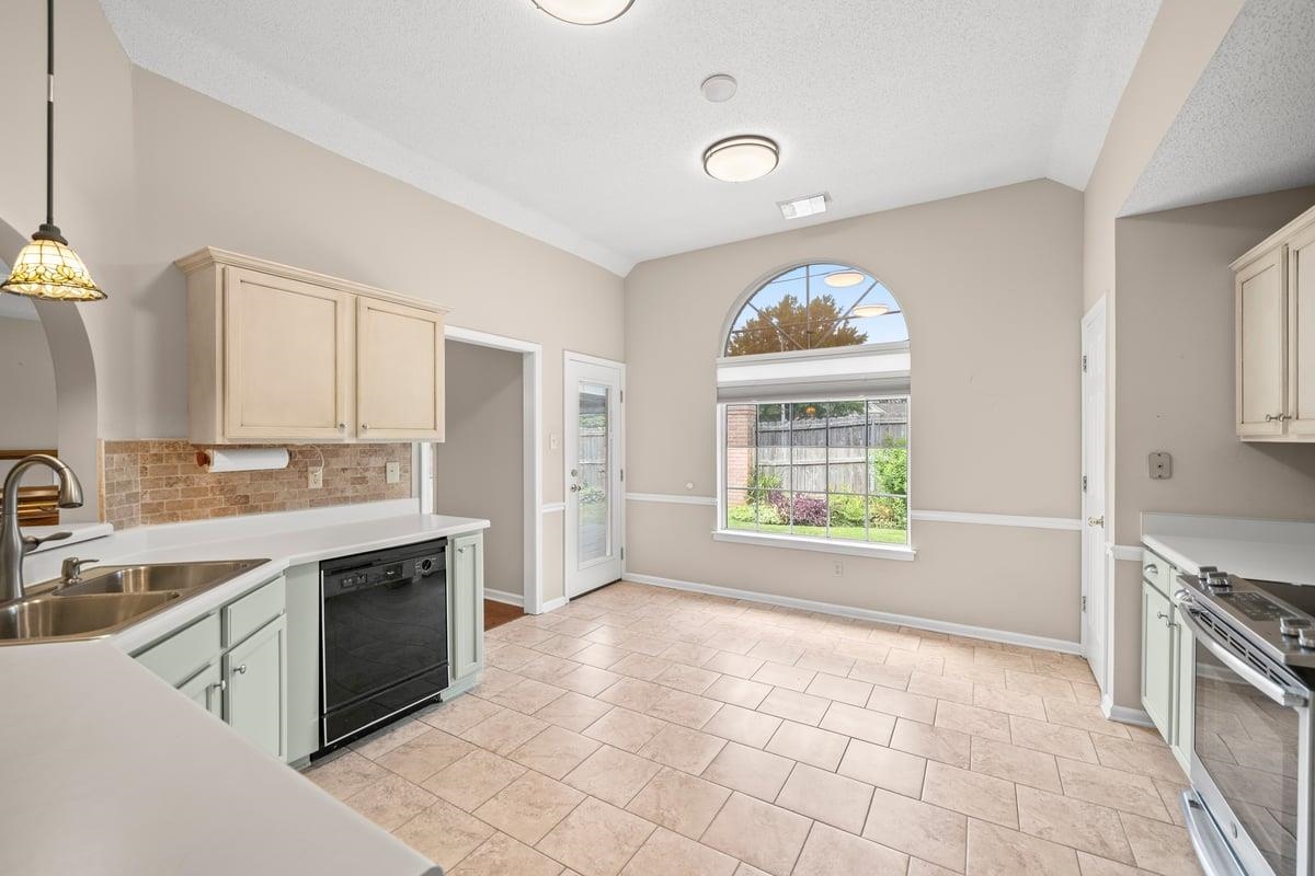 6484 Gillia Cir Property Photo 15