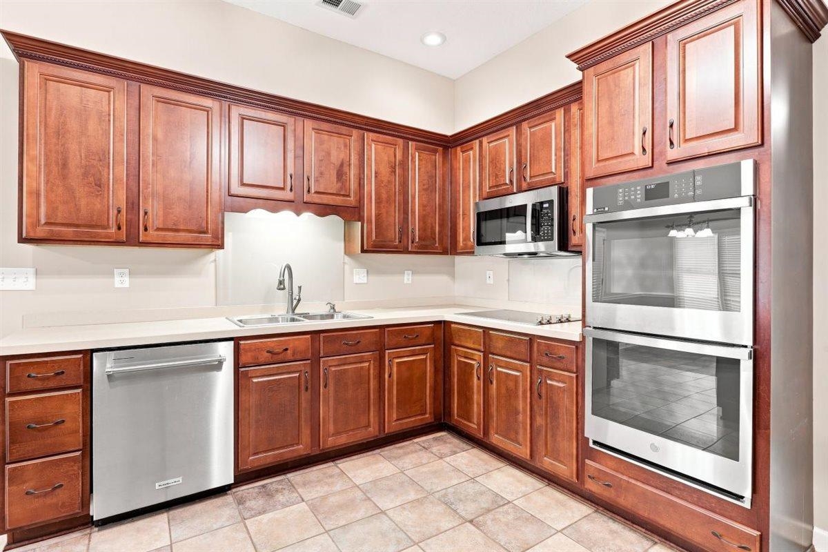 9882 Windward Slope Dr Property Photo 12