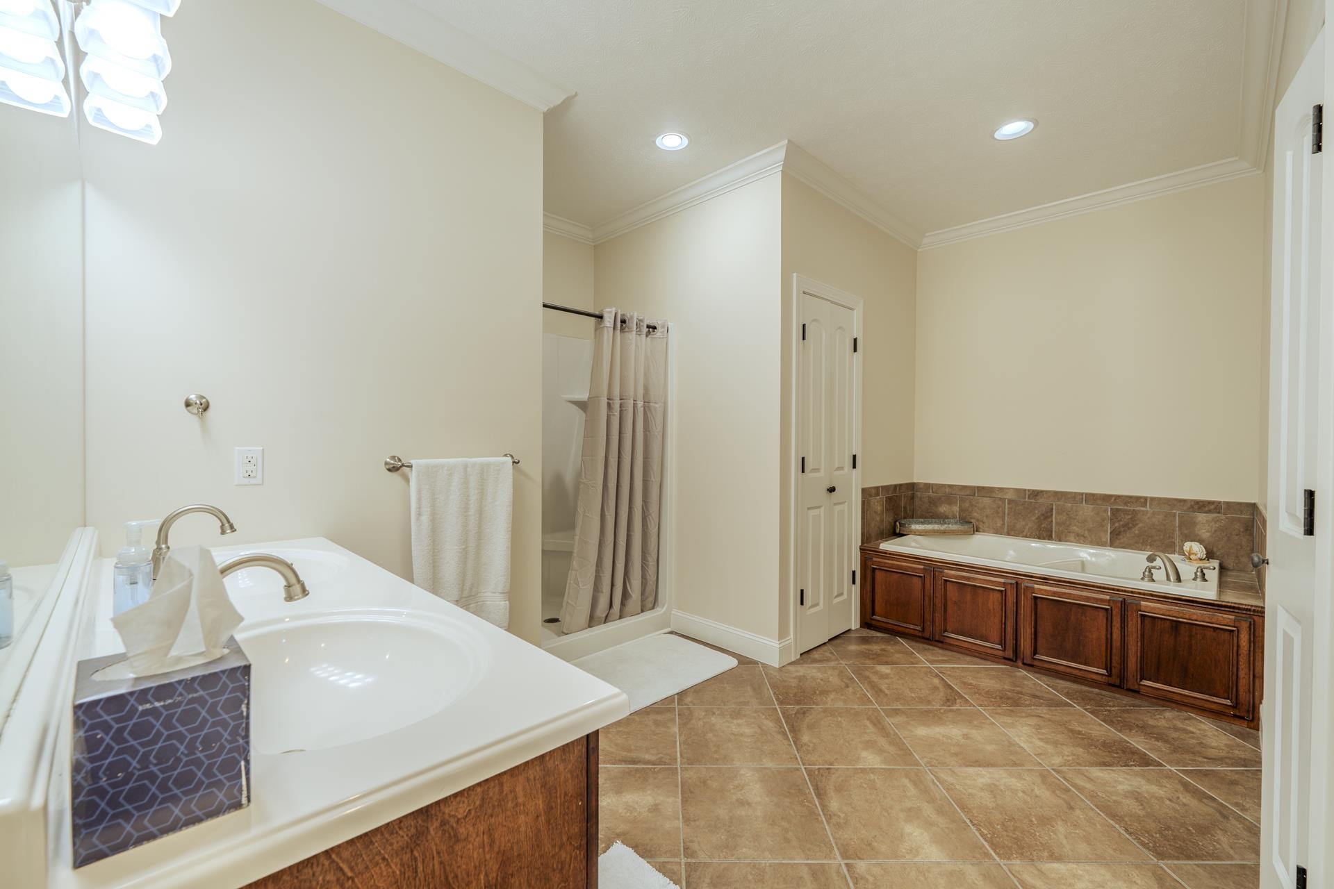 625 Twelve Oaks Dr Property Photo 15