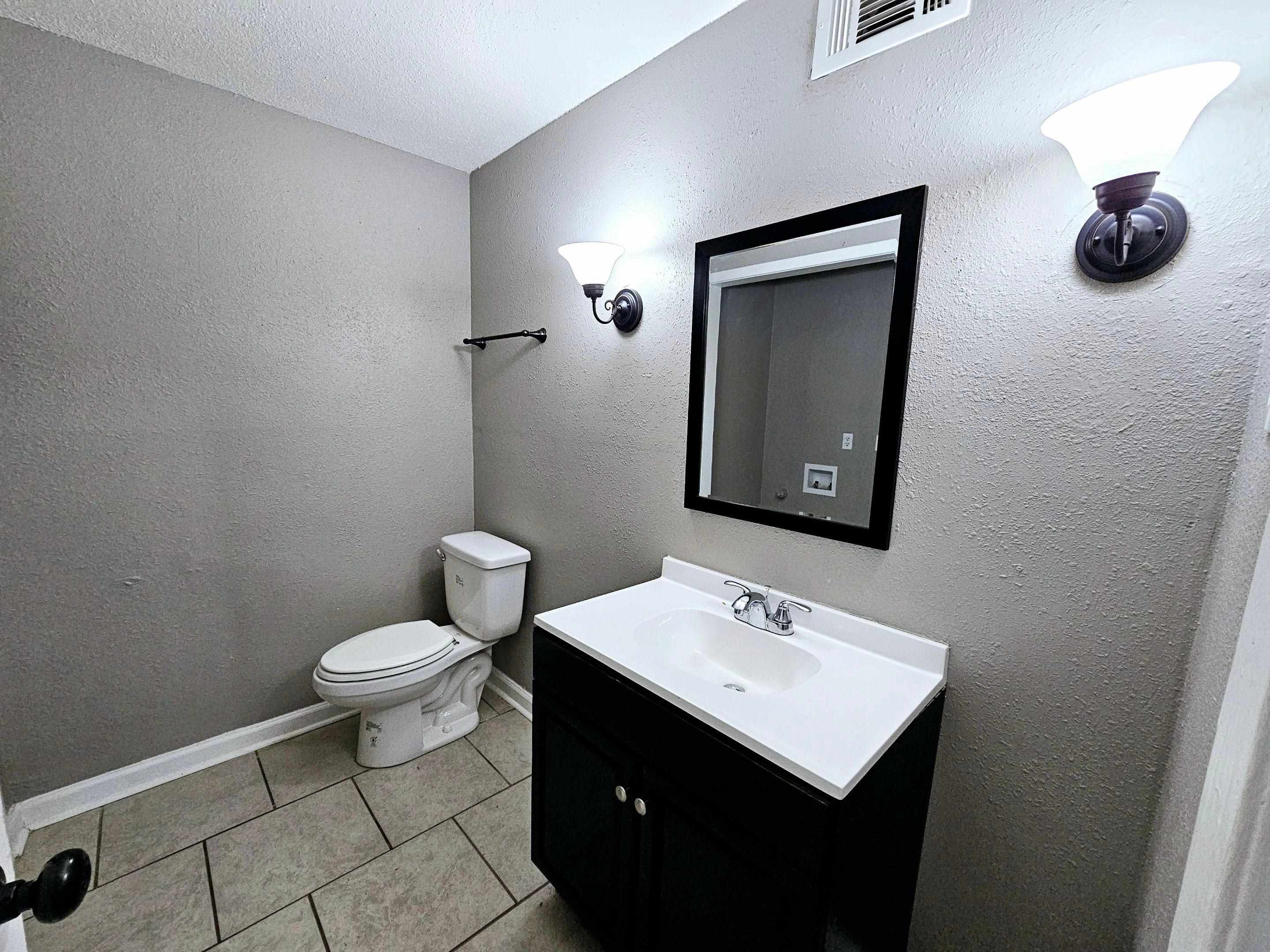 3760-3762 Maple Leaf Cv Property Photo 5
