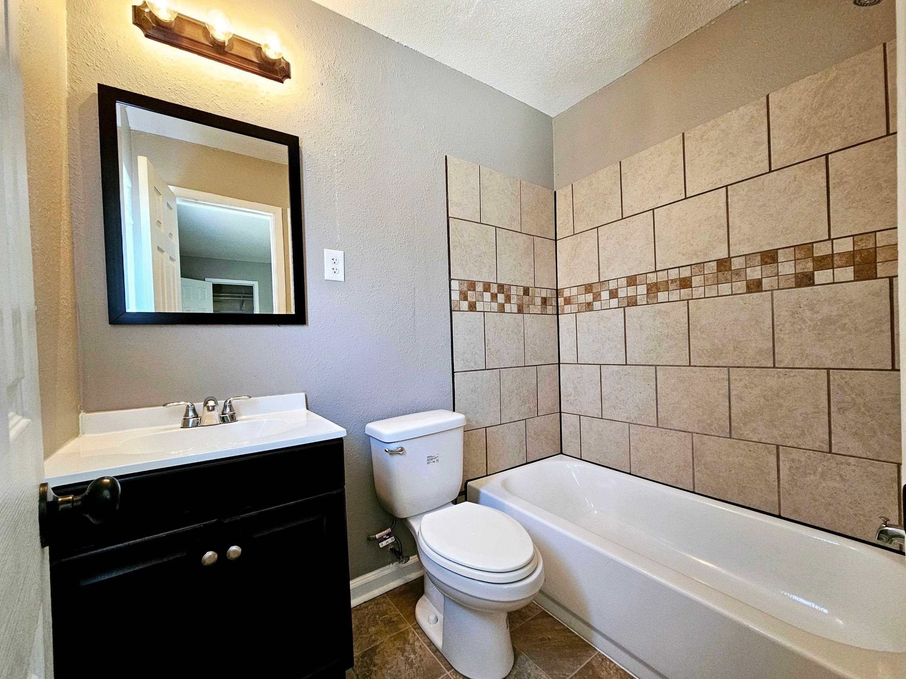 3760-3762 Maple Leaf Cv Property Photo 10