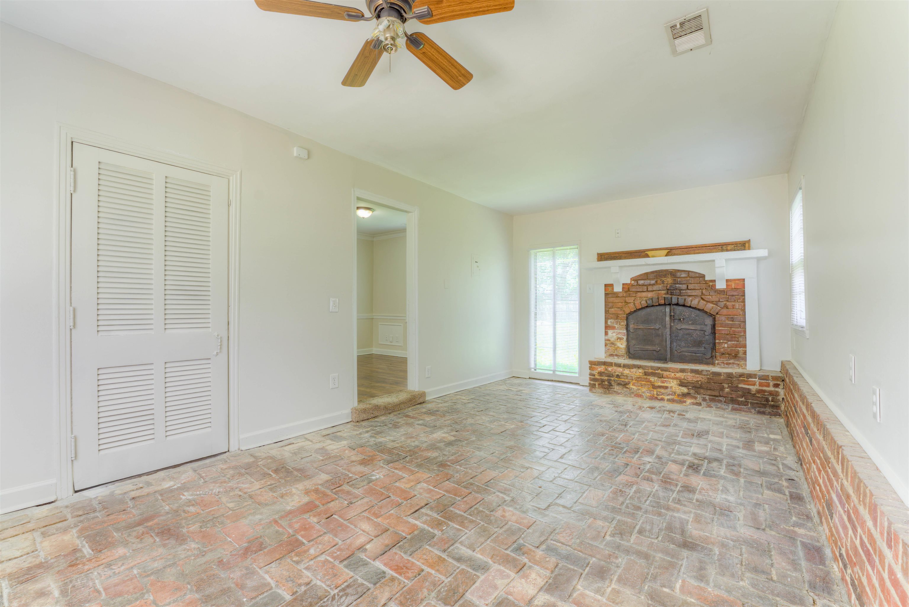 1261 W Perkins Rd Property Photo 8