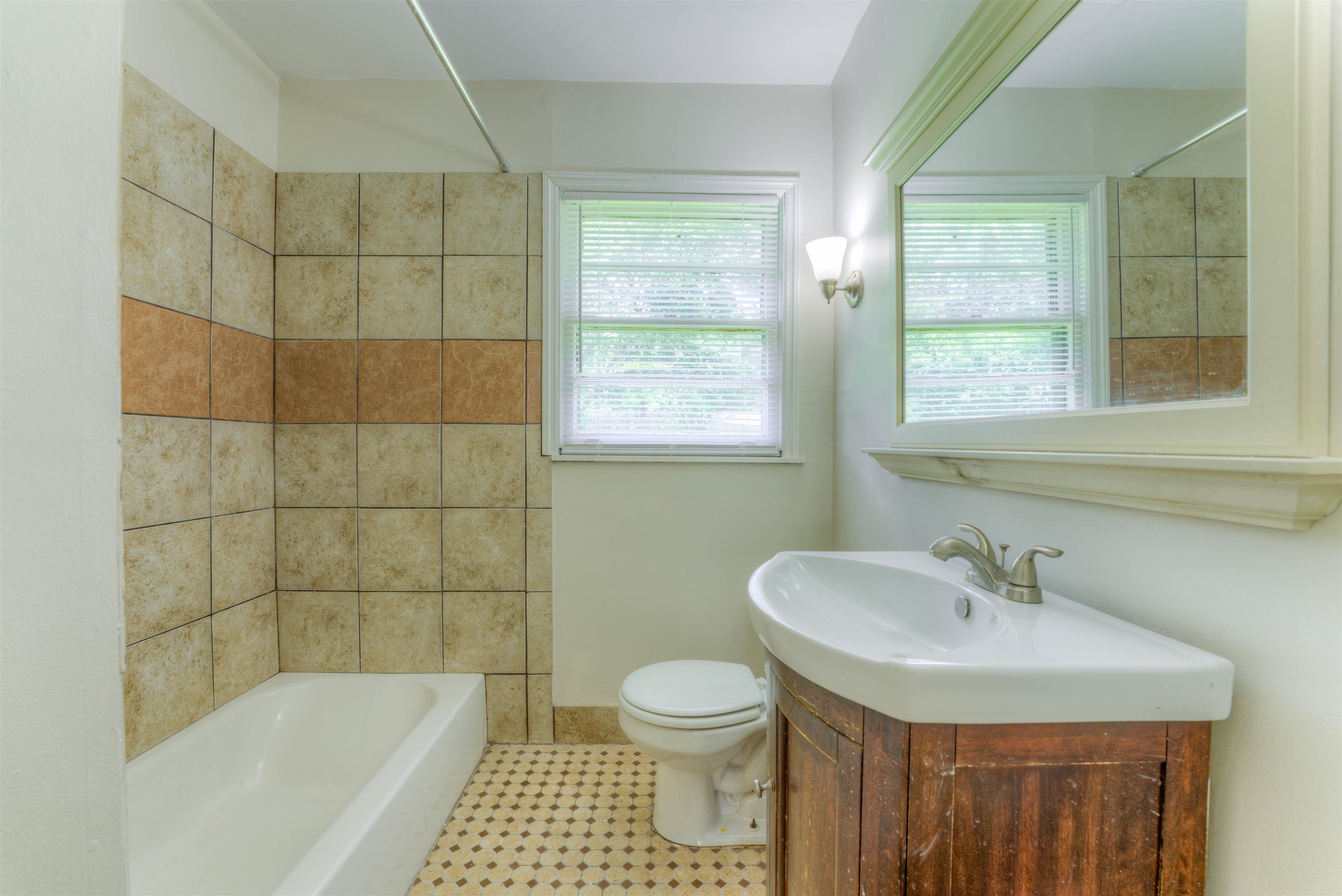1261 W Perkins Rd Property Photo 10