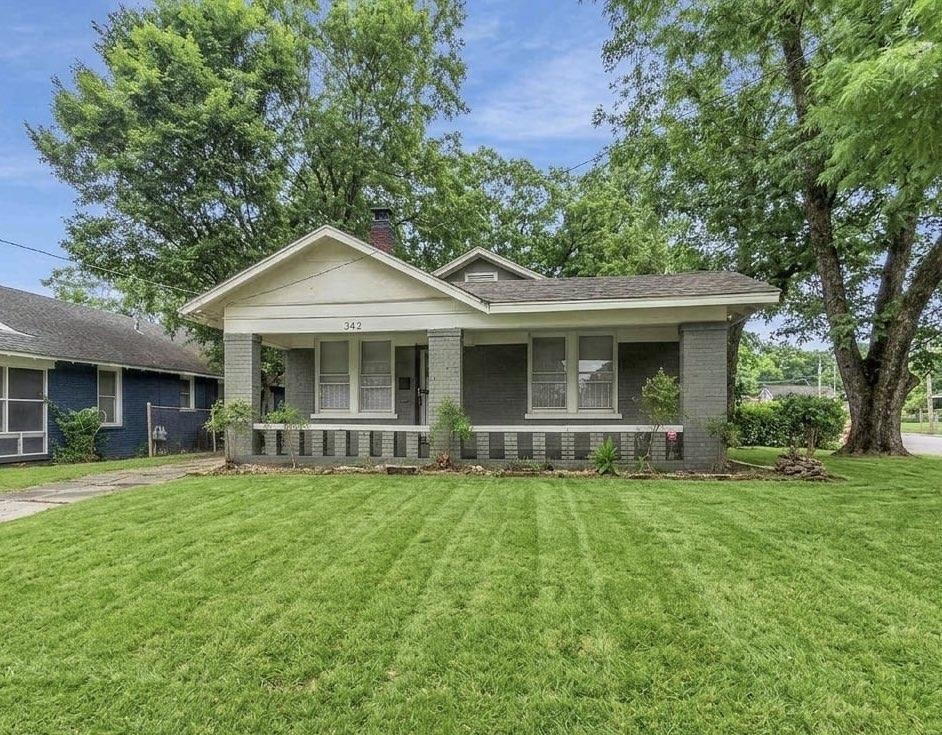 342 N CLAYBROOK ST Property Photo 1