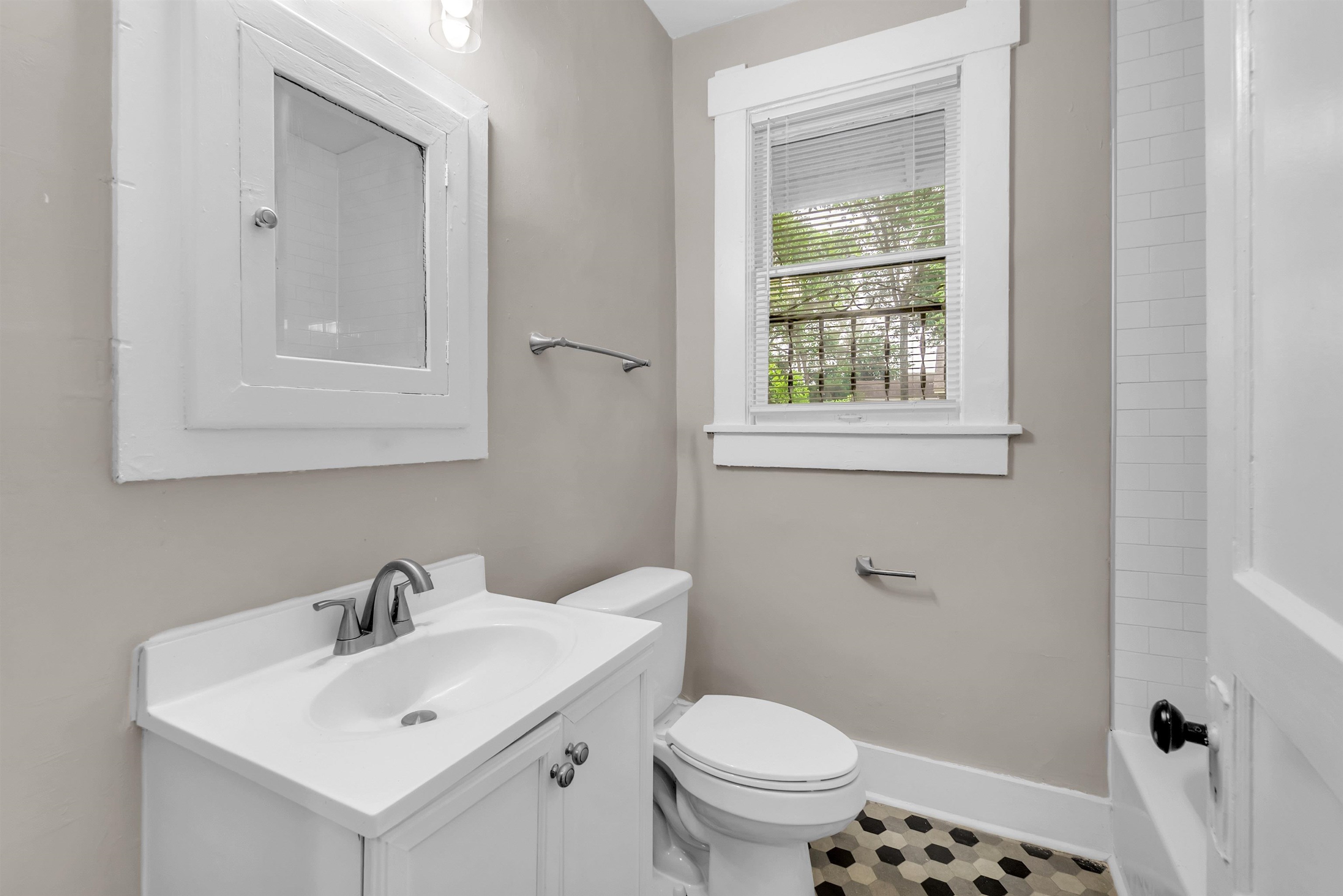 342 N Claybrook St Property Photo 10