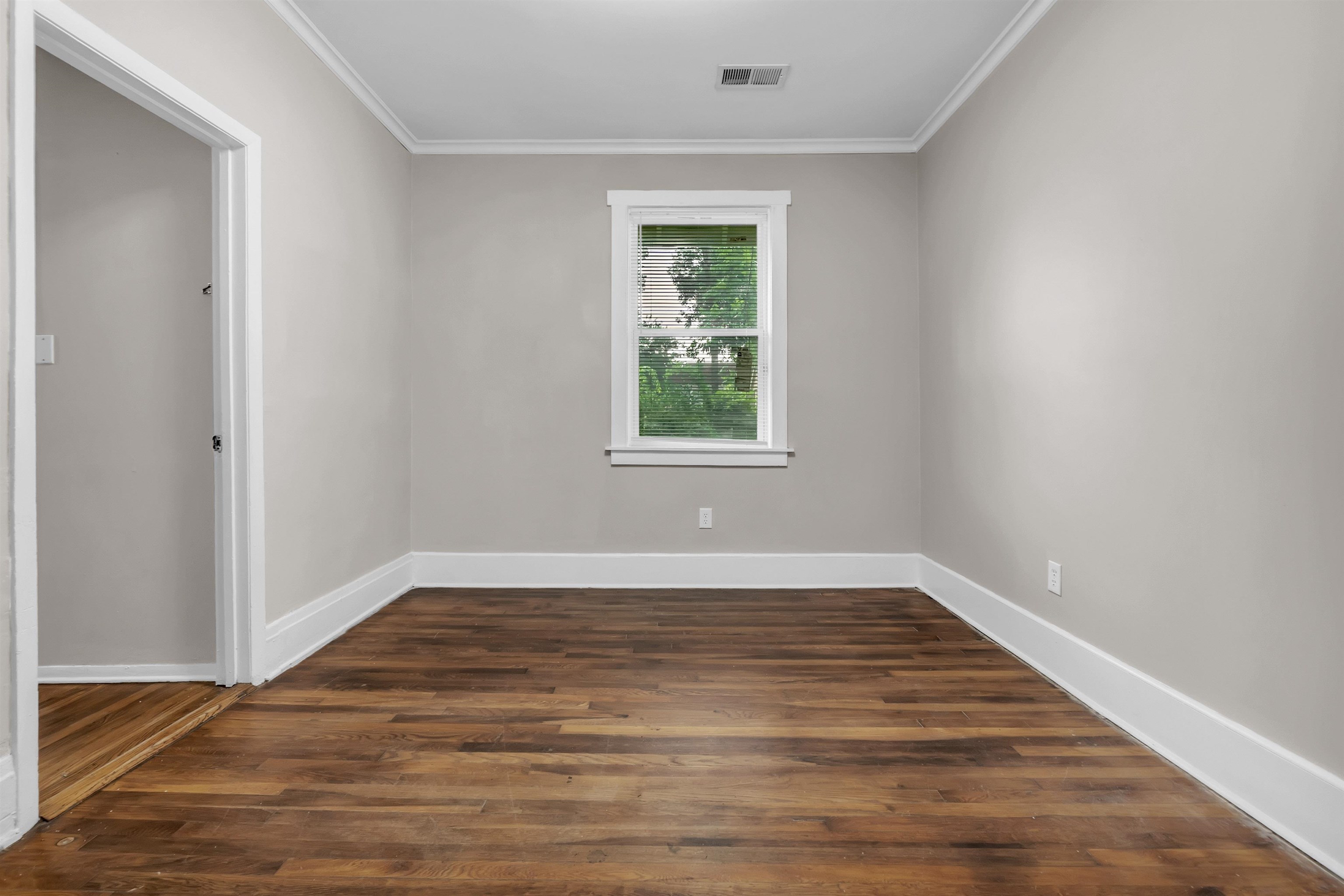 342 N Claybrook St Property Photo 15