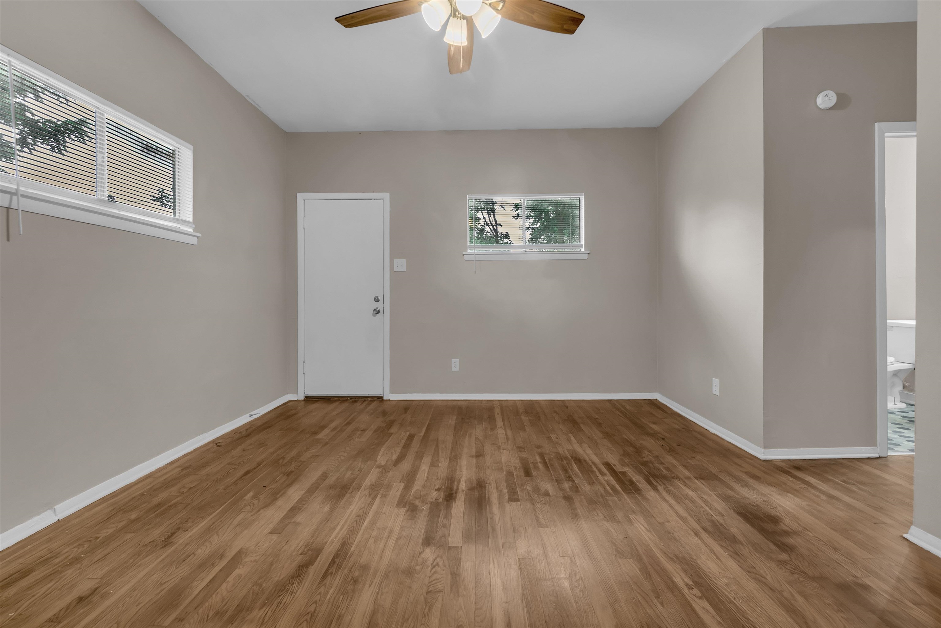 342 N Claybrook St Property Photo 17