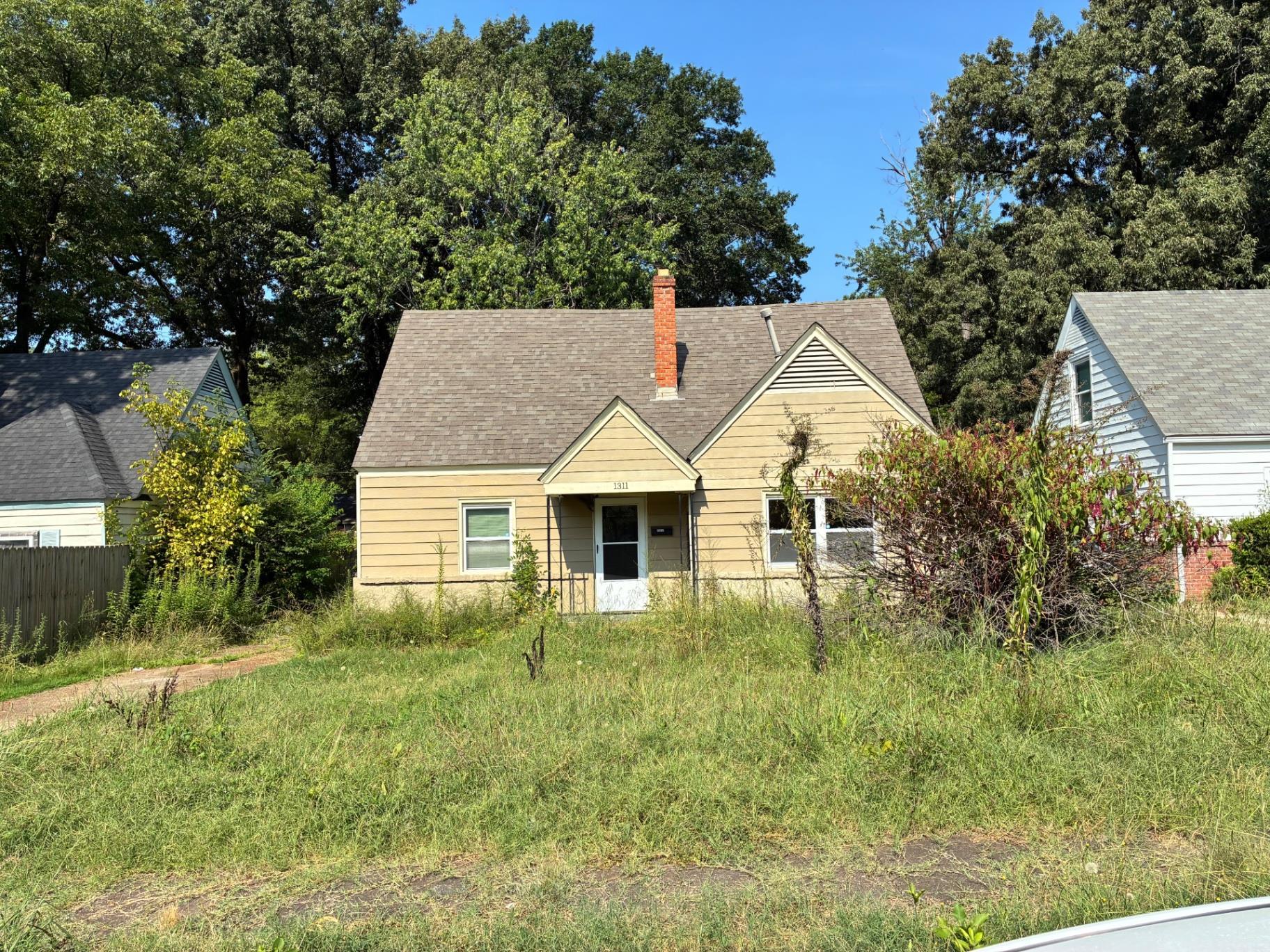1311 FOXCROFT ST Property Photo 1