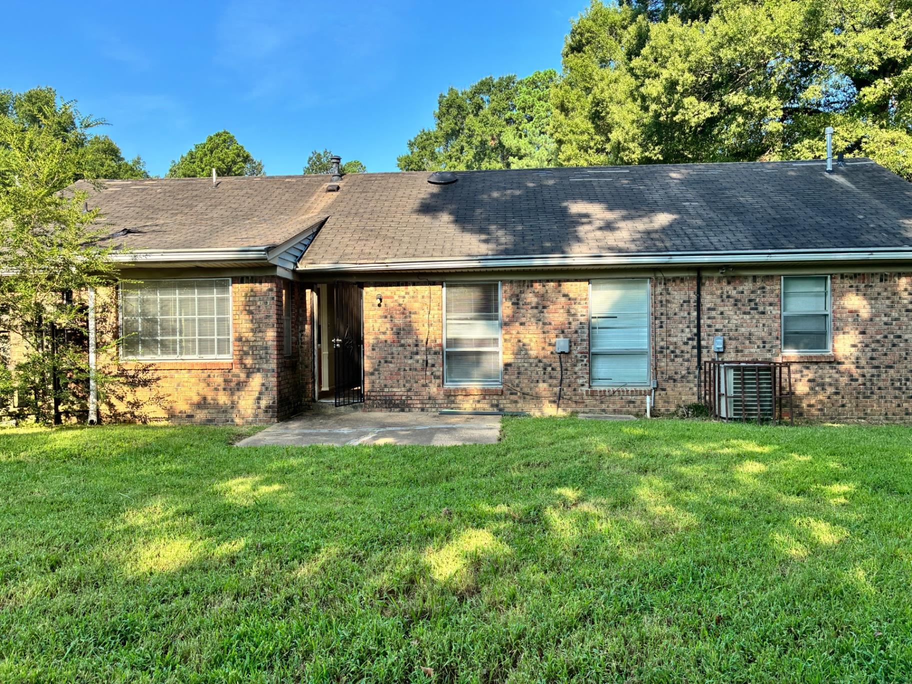 3716 Naylor Dr Property Photo 3