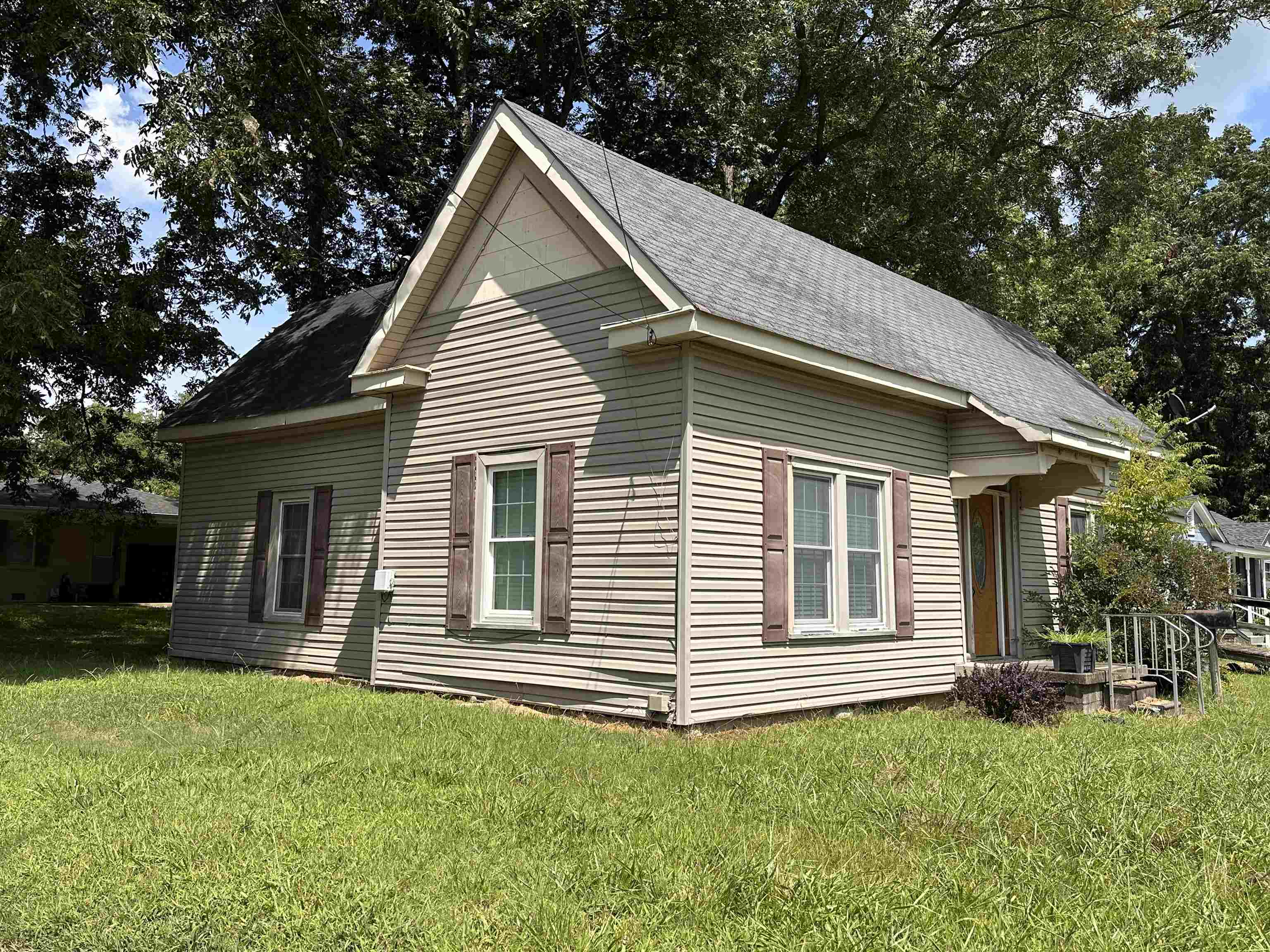 502 E Tigrett St Property Photo 2
