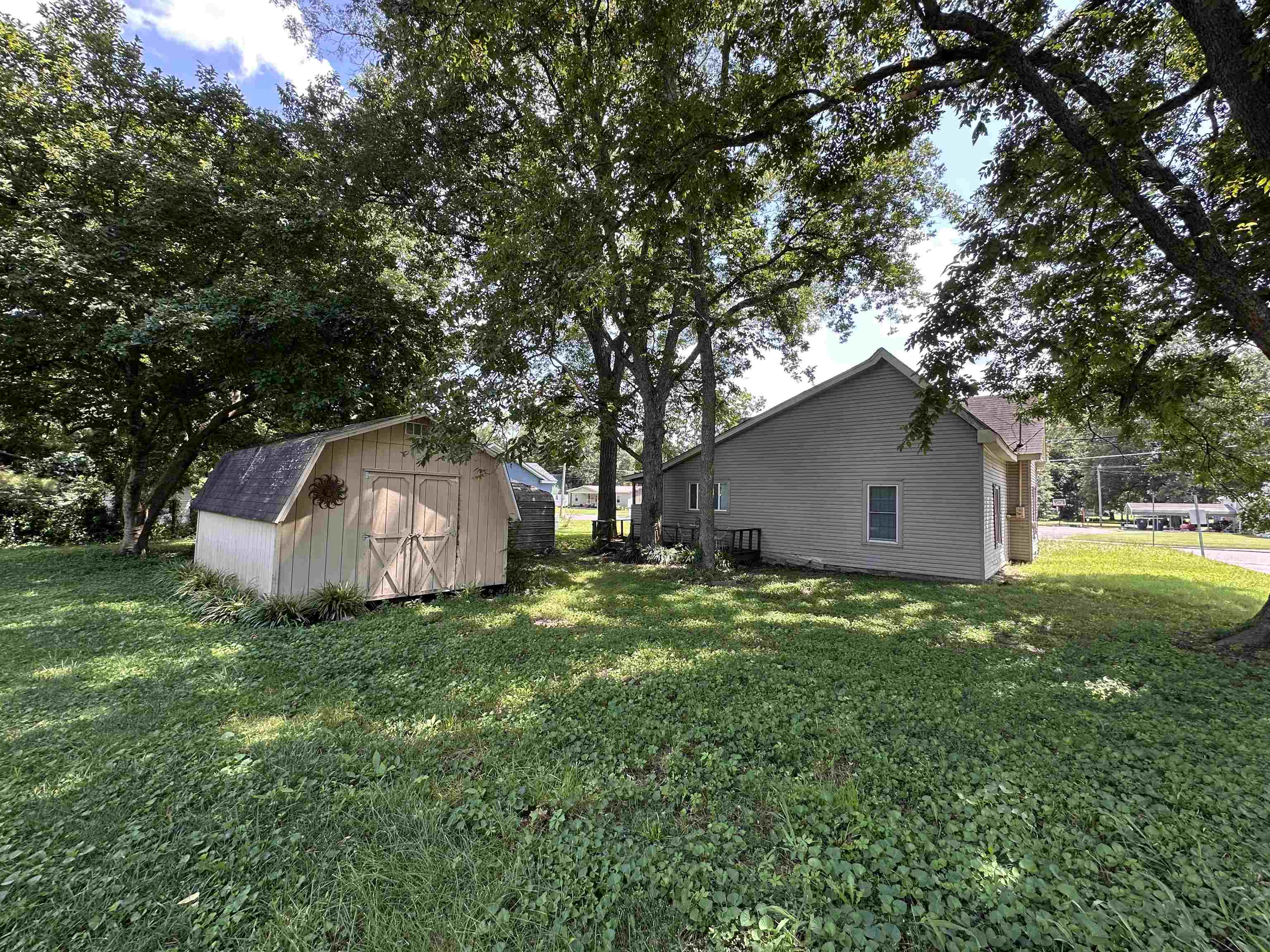 502 E Tigrett St Property Photo 3