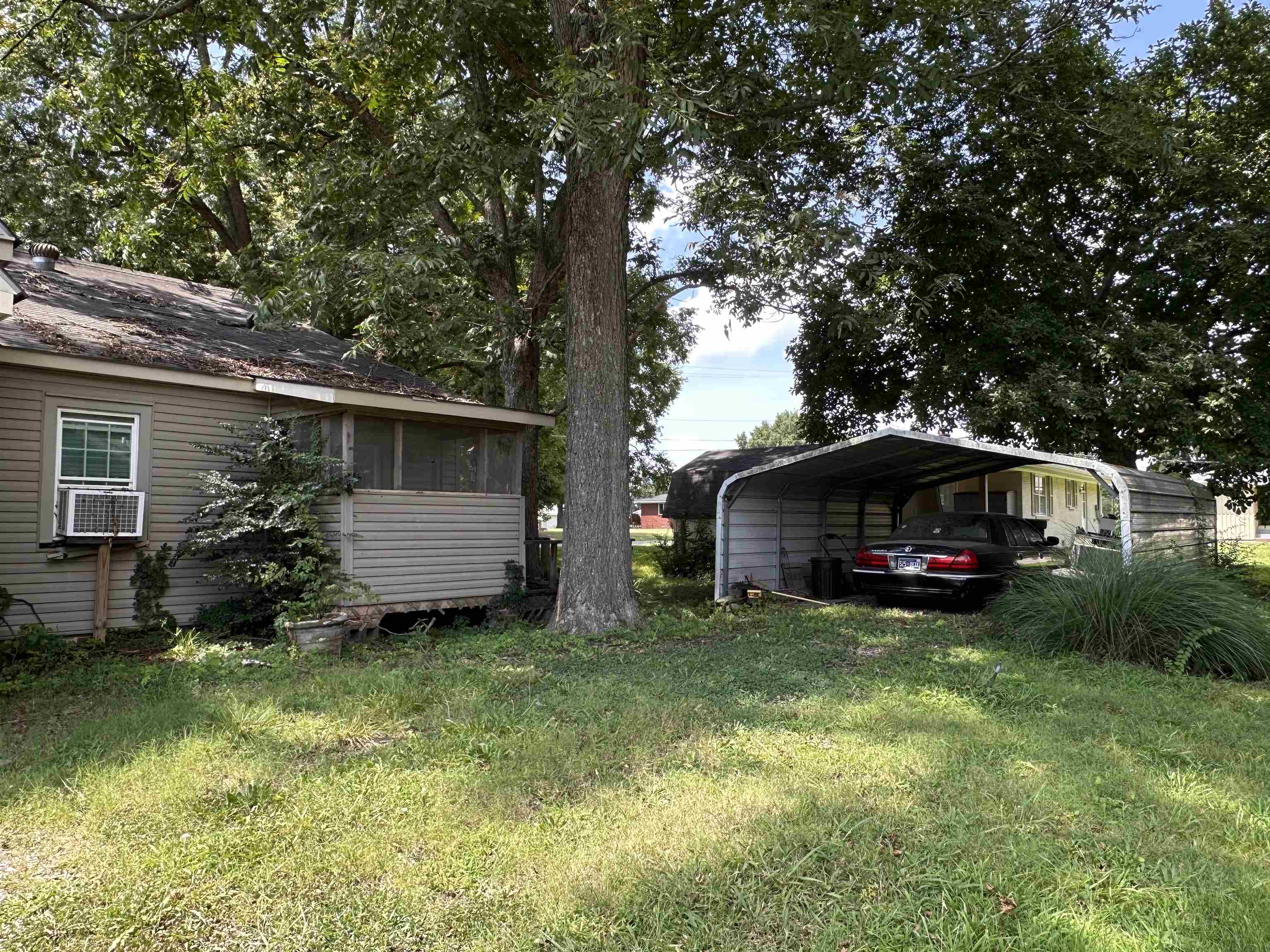 502 E Tigrett St Property Photo 5