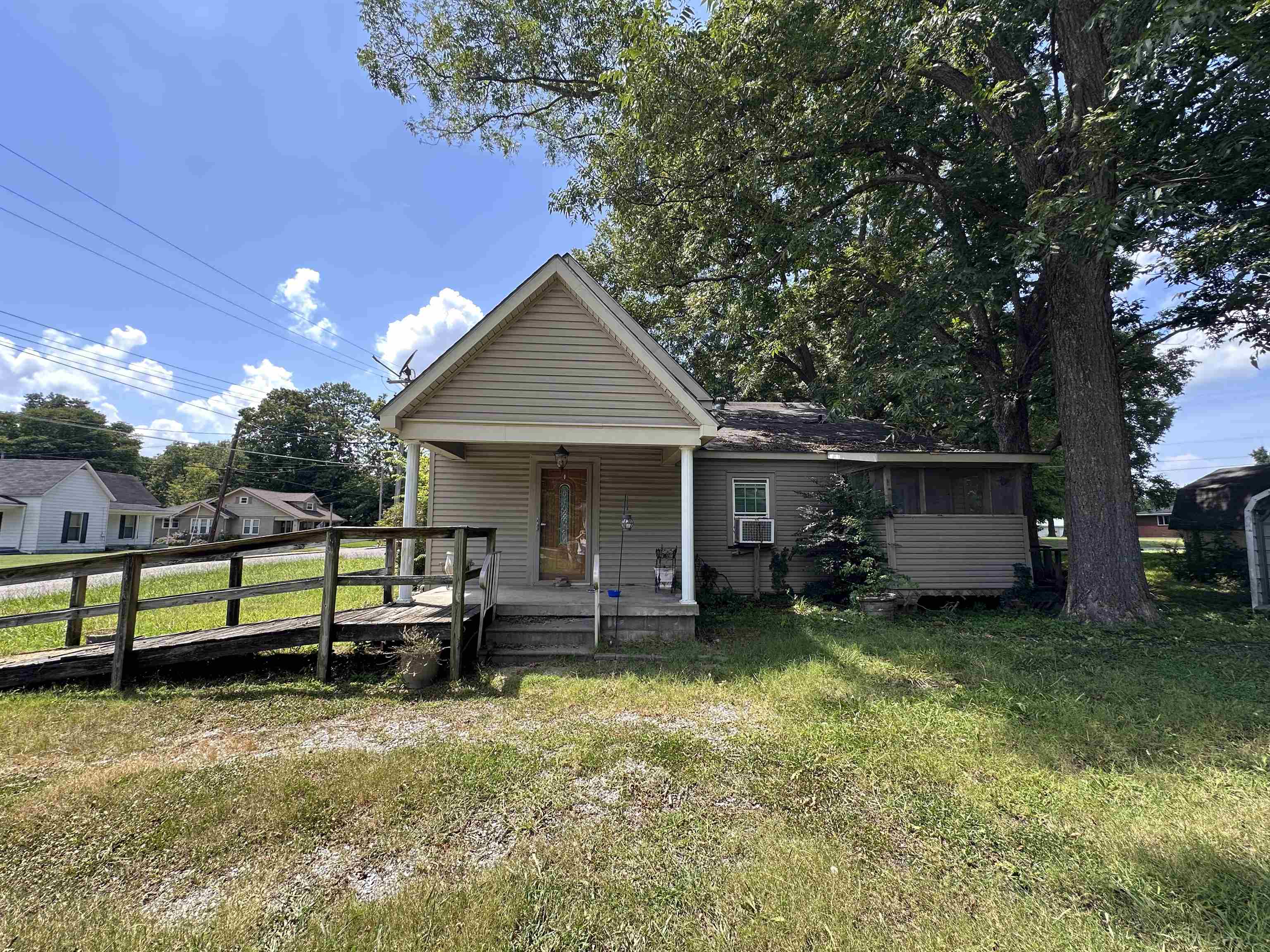 502 E Tigrett St Property Photo 6