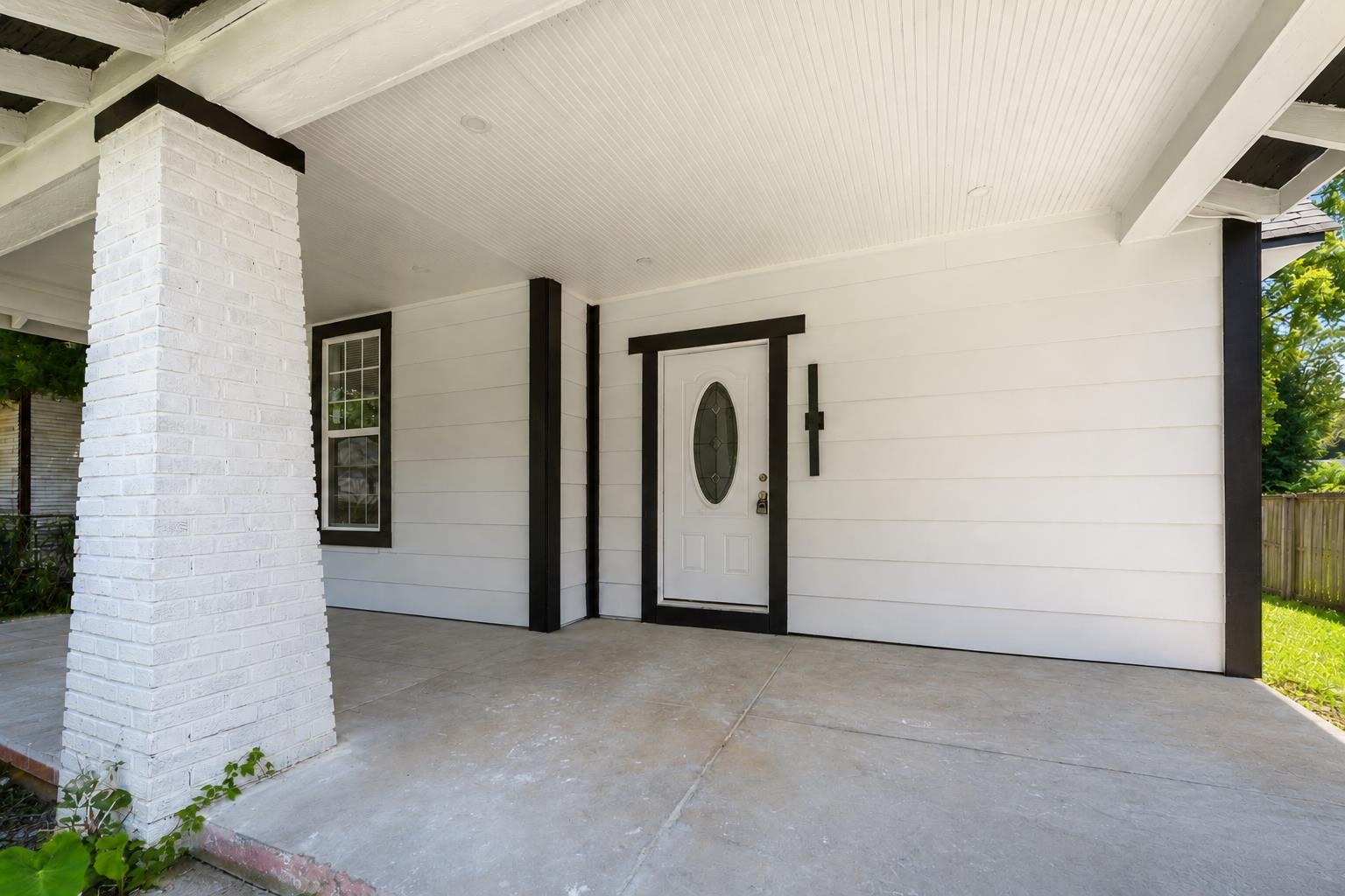 946 Roland St Property Photo 4