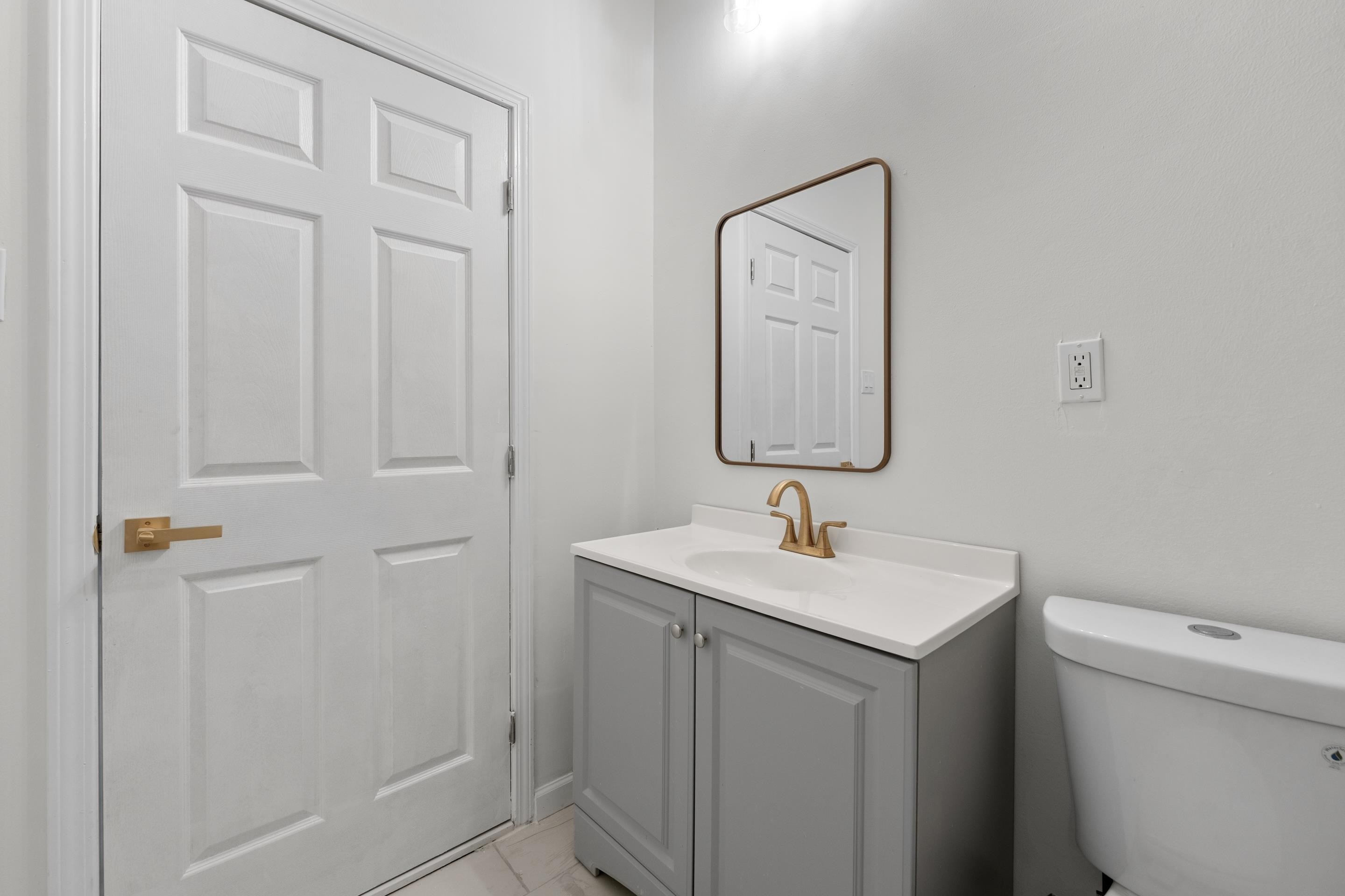 946 Roland St Property Photo 15