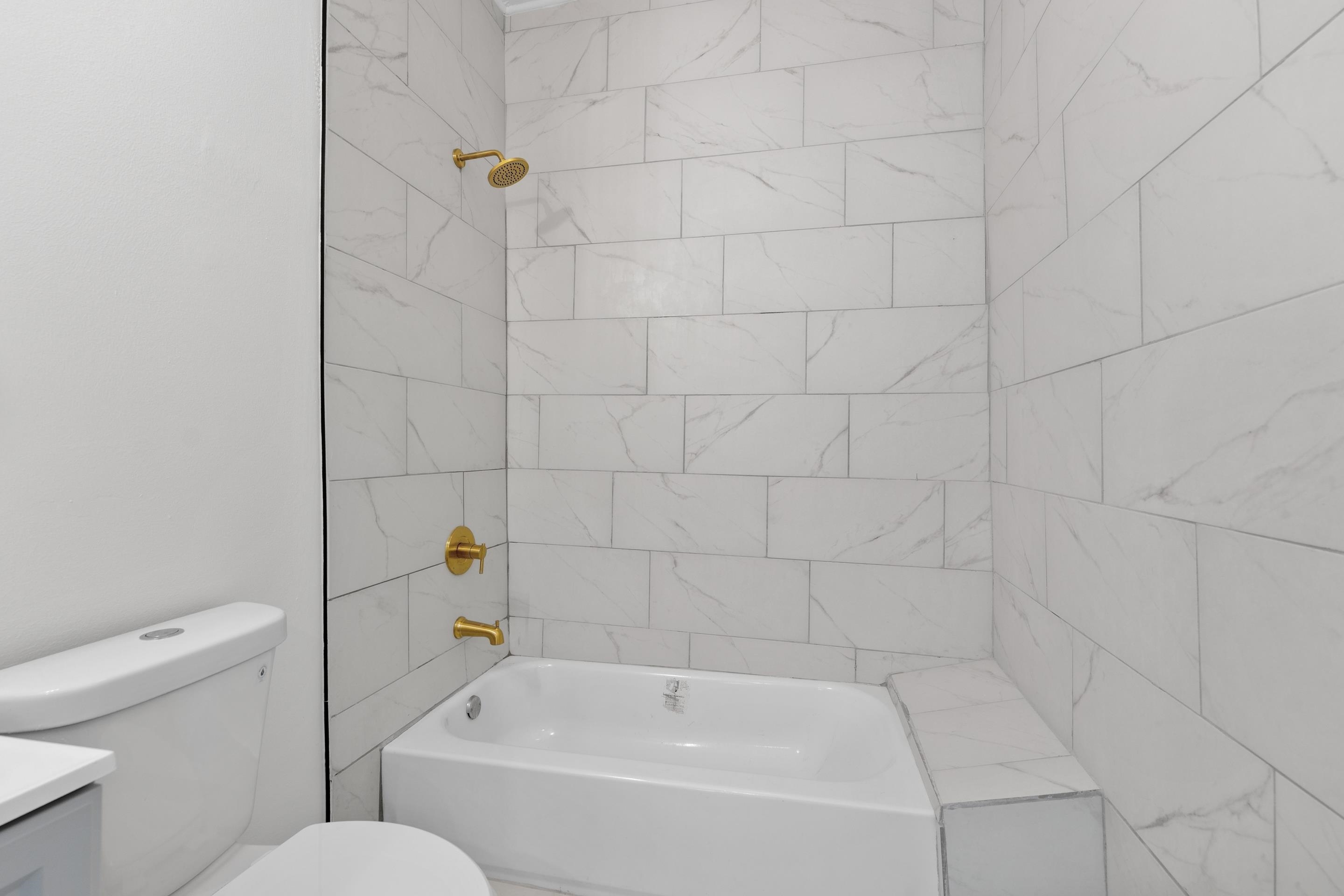946 Roland St Property Photo 18