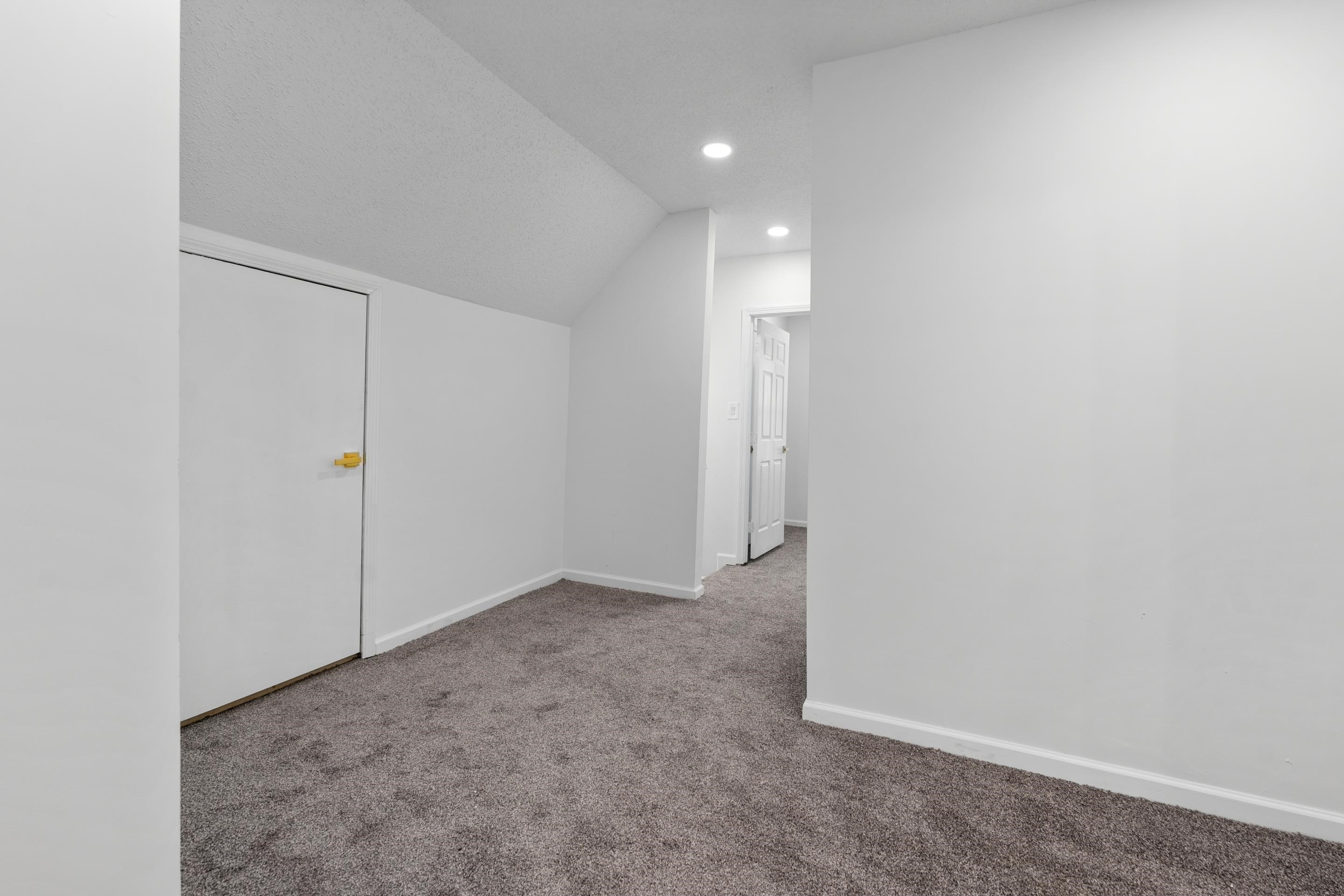 946 Roland St Property Photo 20