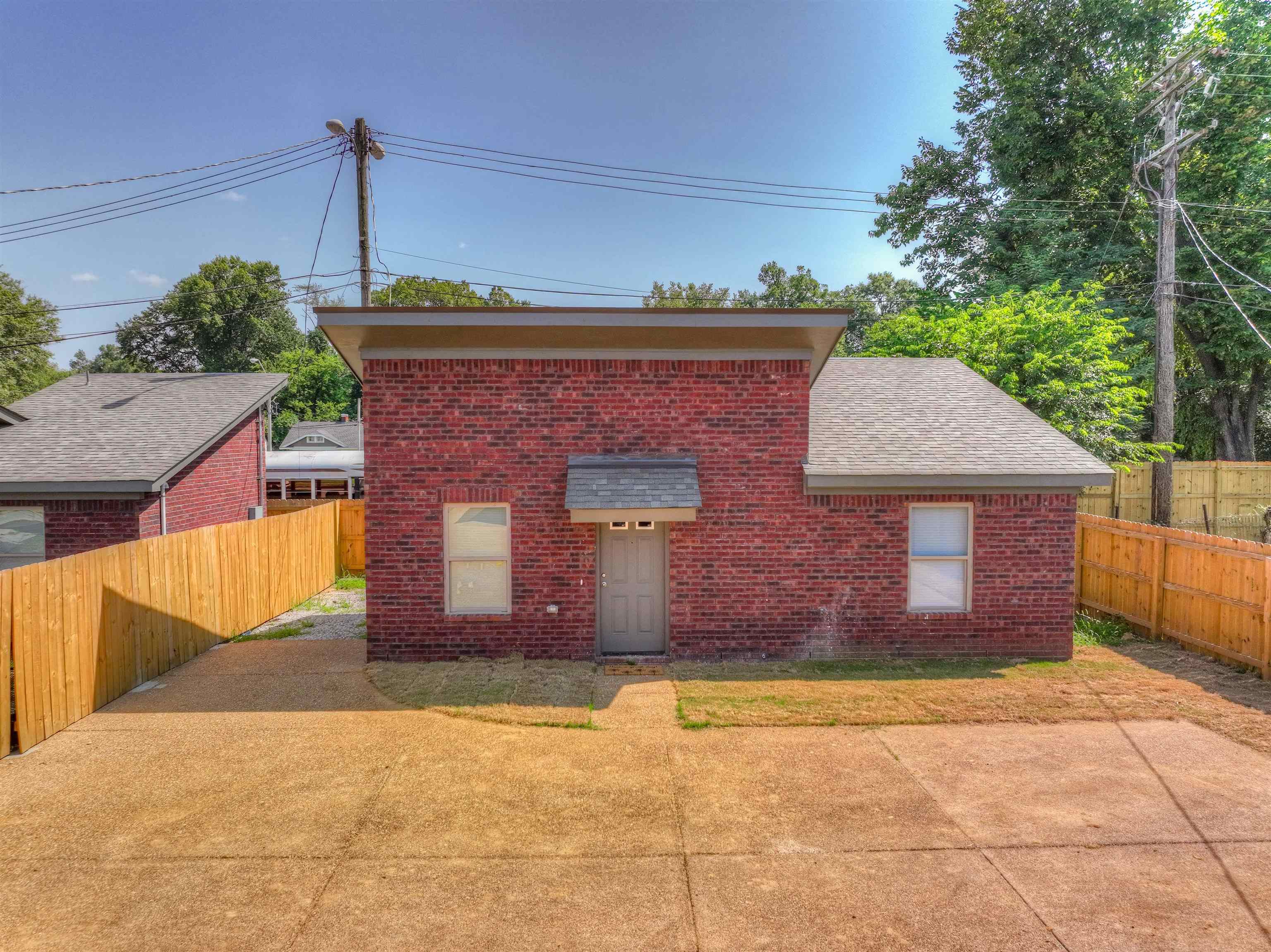 1807 JACKSON AVE Property Photo 1