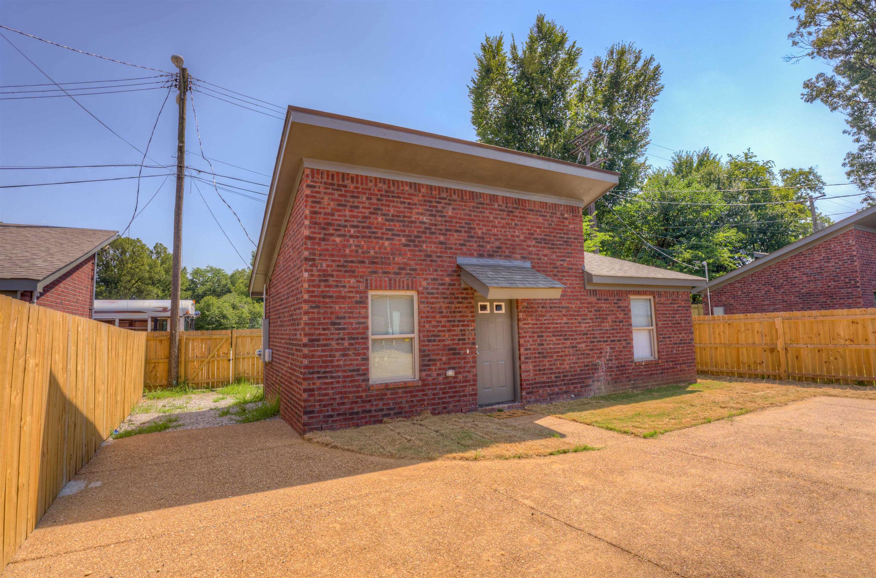 1807 Jackson Ave Property Photo 2