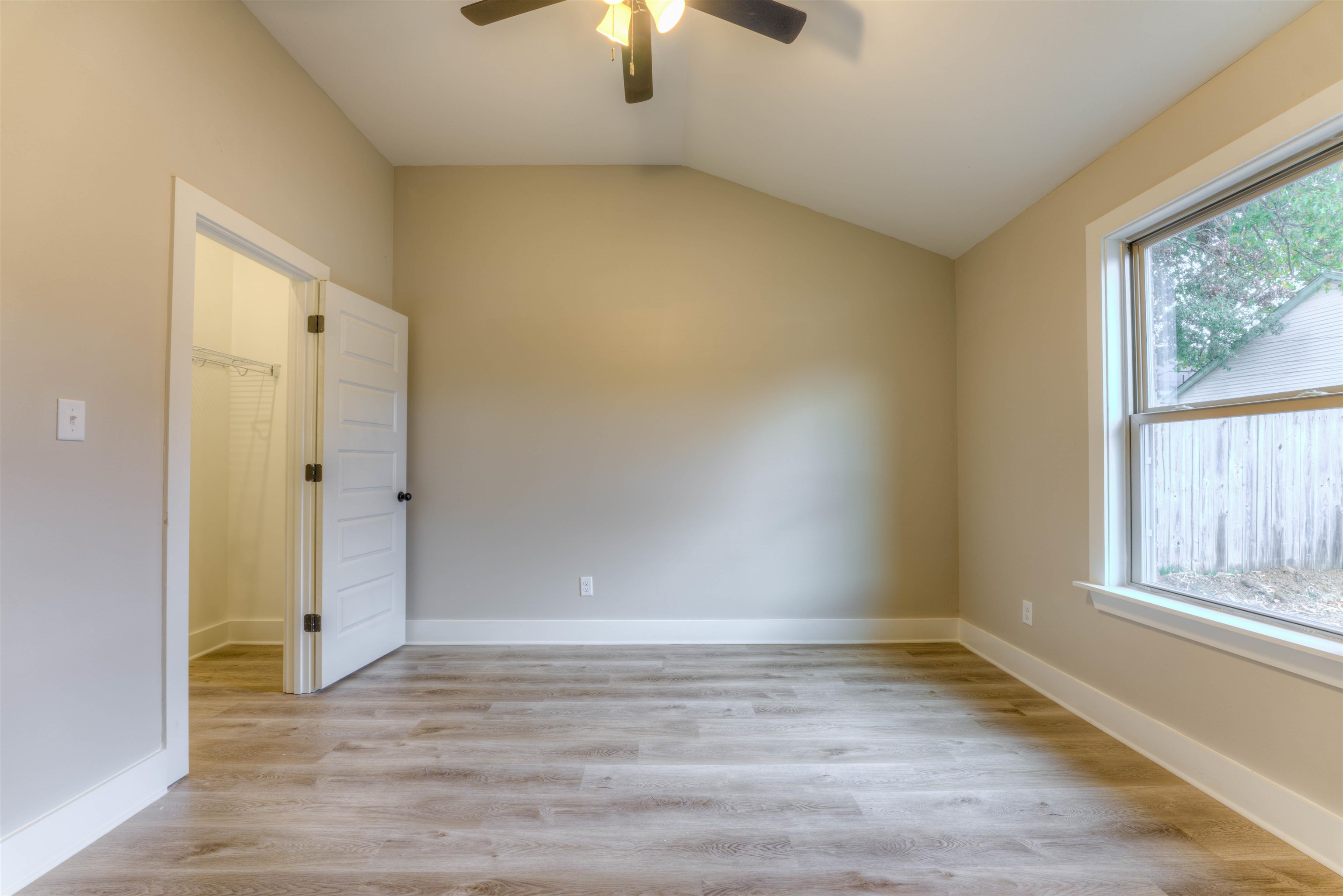 1807 Jackson Ave Property Photo 6