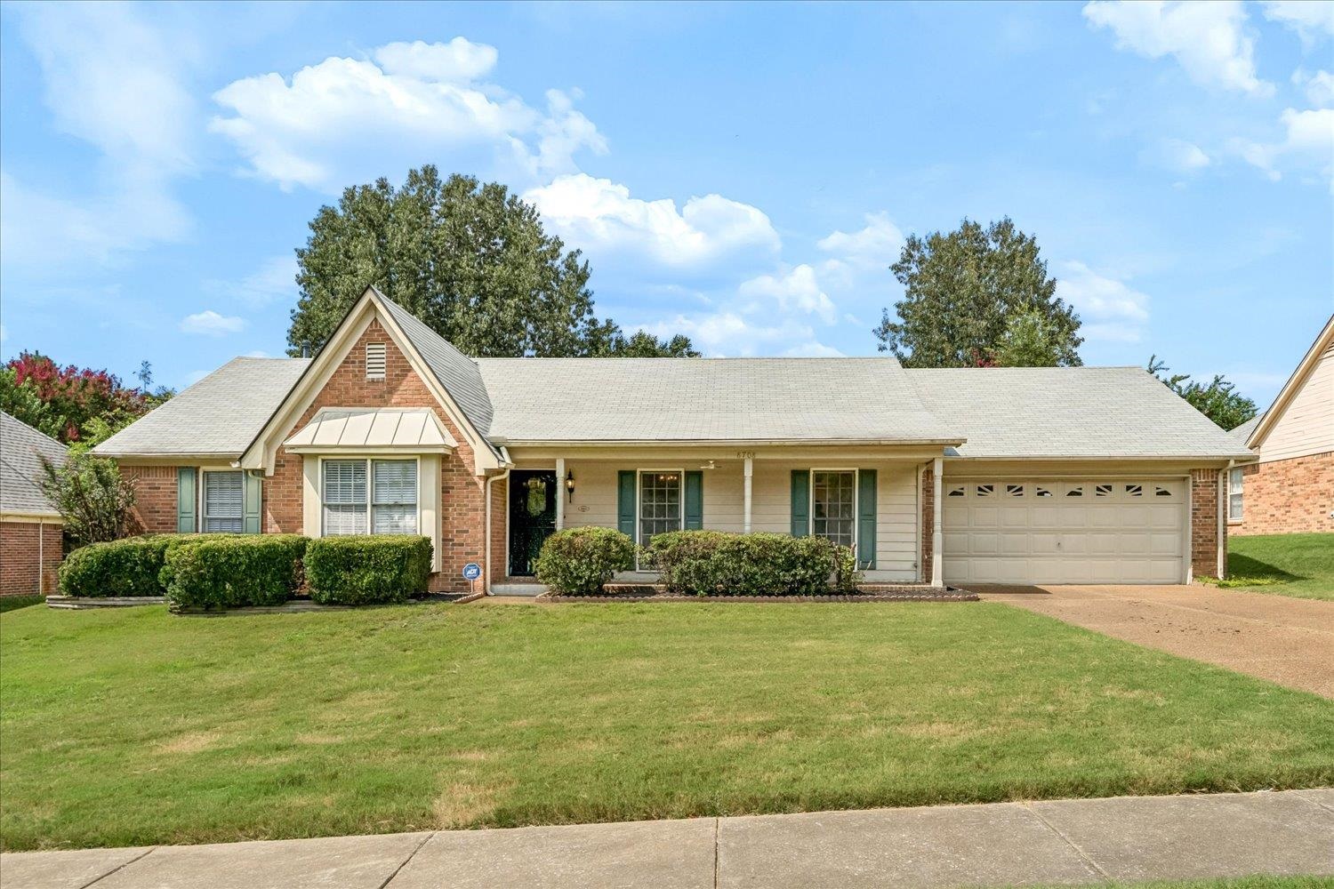8708 Oak Trail Ln Property Photo 1