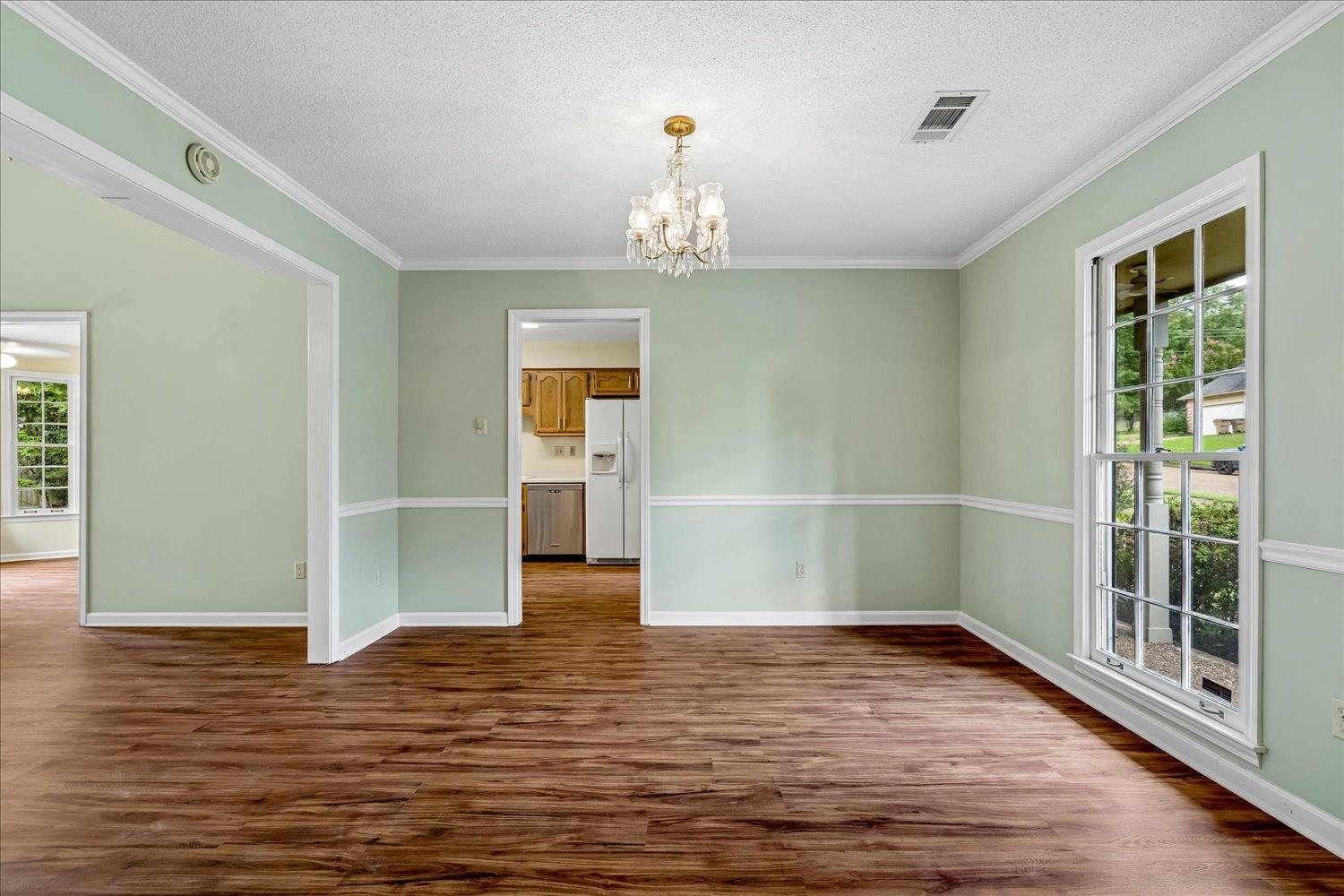 8708 Oak Trail Ln Property Photo 5