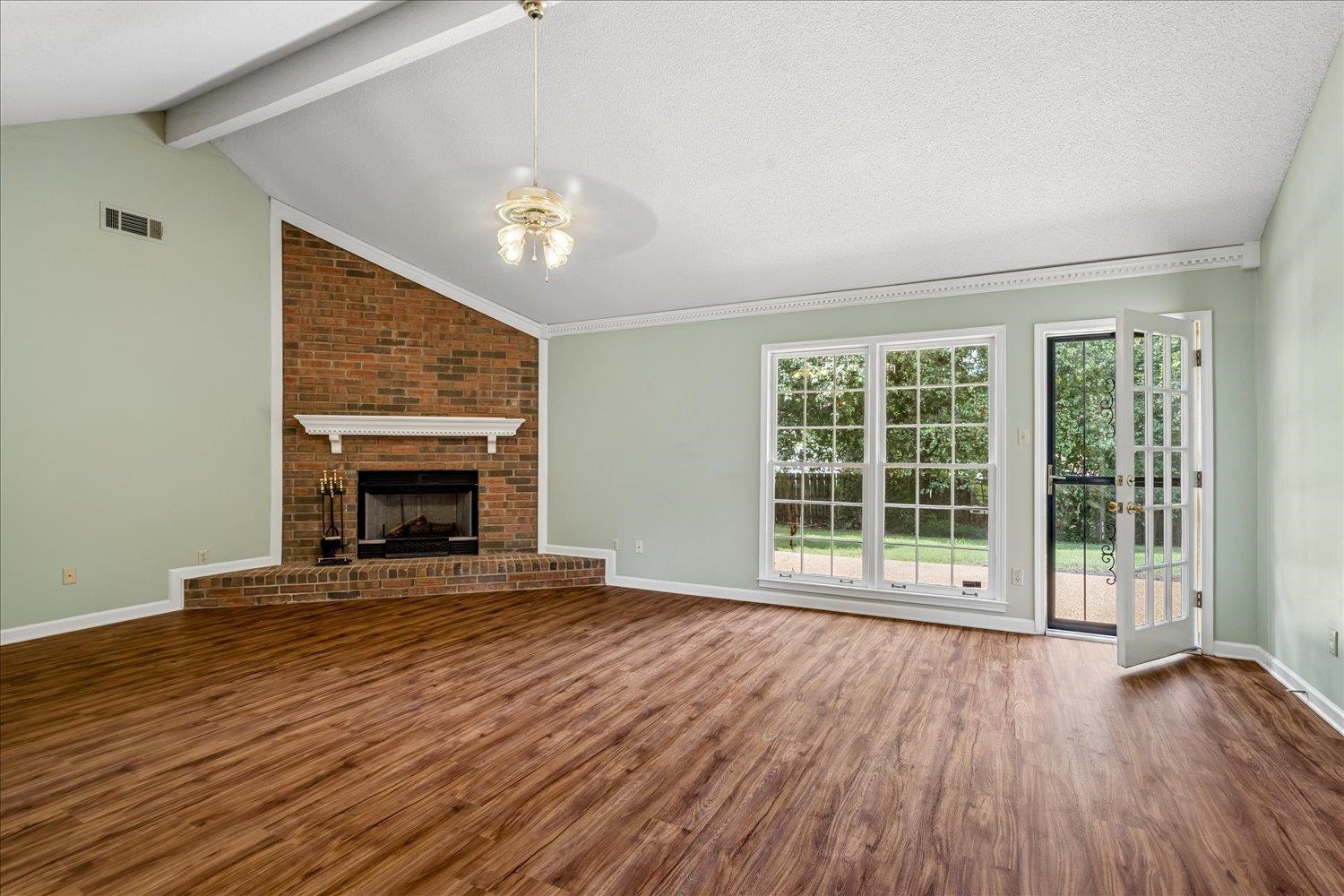 8708 Oak Trail Ln Property Photo 7