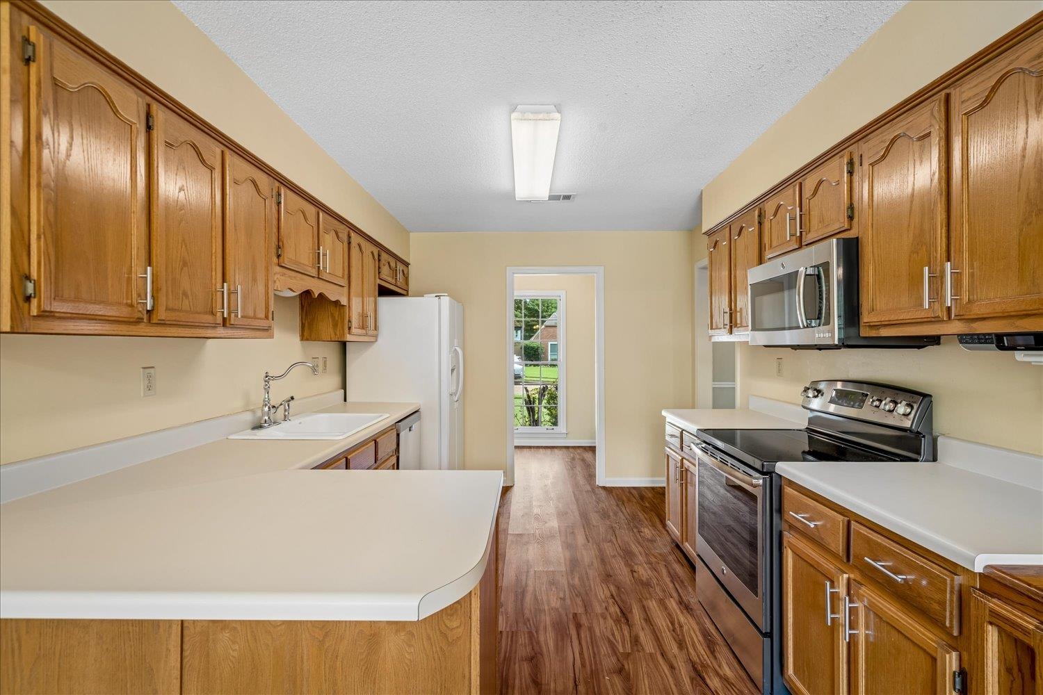 8708 Oak Trail Ln Property Photo 9