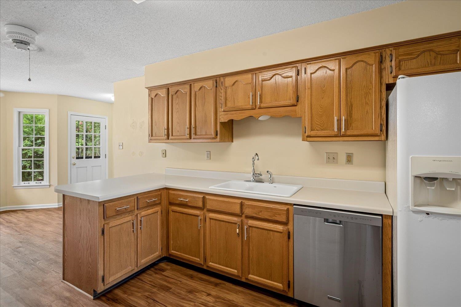 8708 Oak Trail Ln Property Photo 11