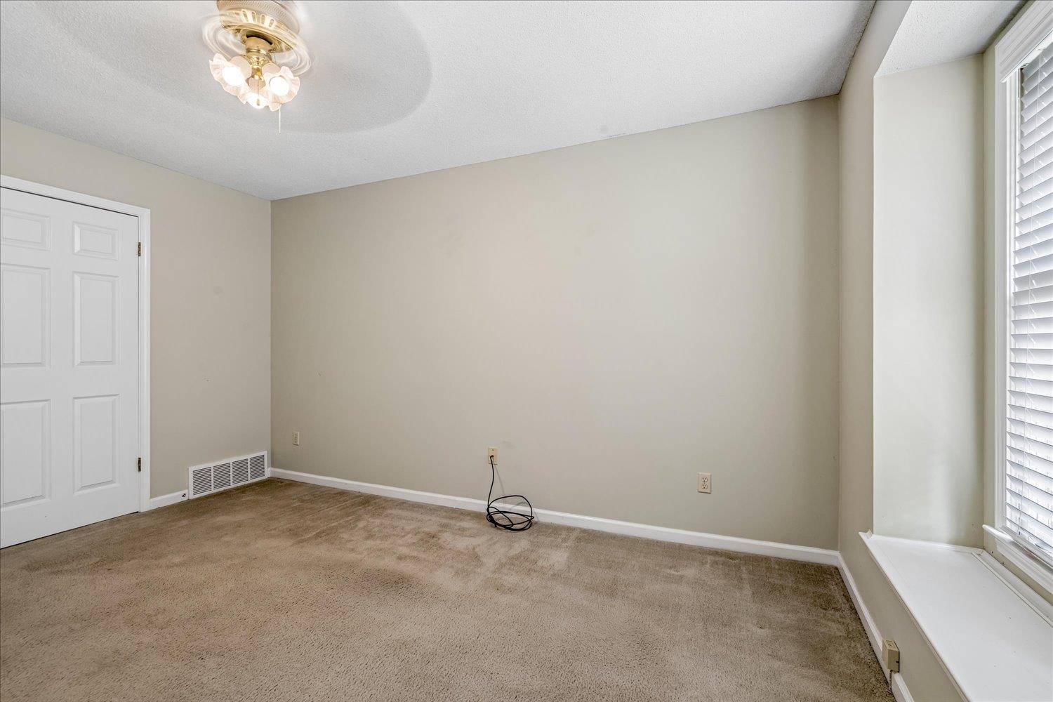 8708 Oak Trail Ln Property Photo 23