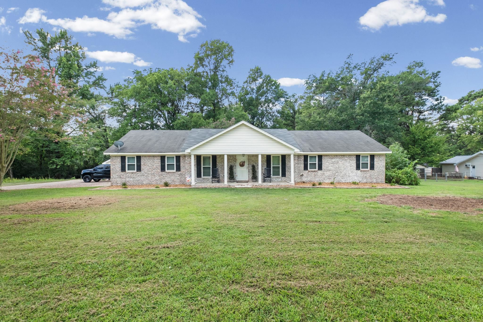 1569 Tipton Rd Property Photo 1