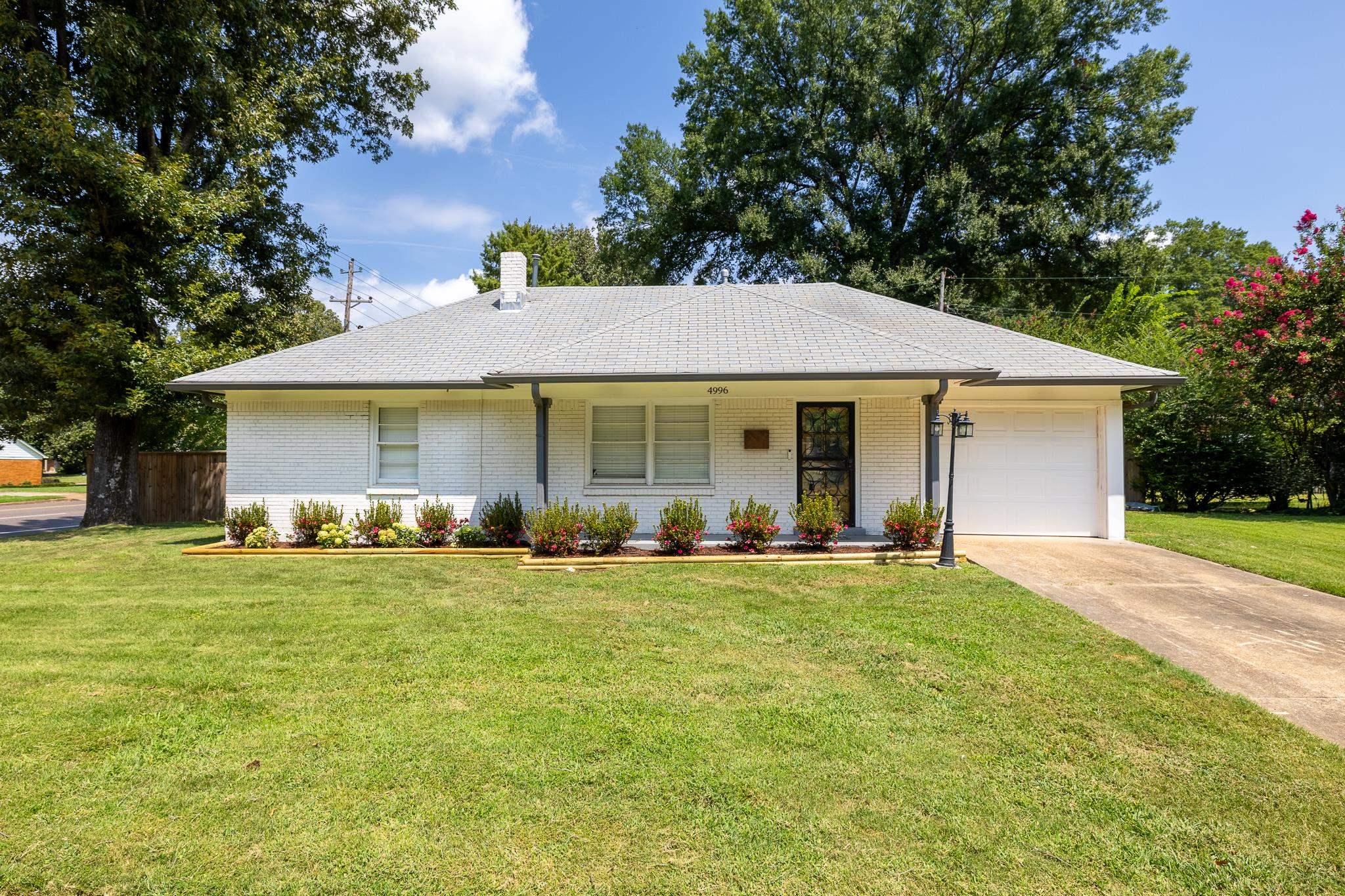 4996 Wingdale Rd Property Photo 1
