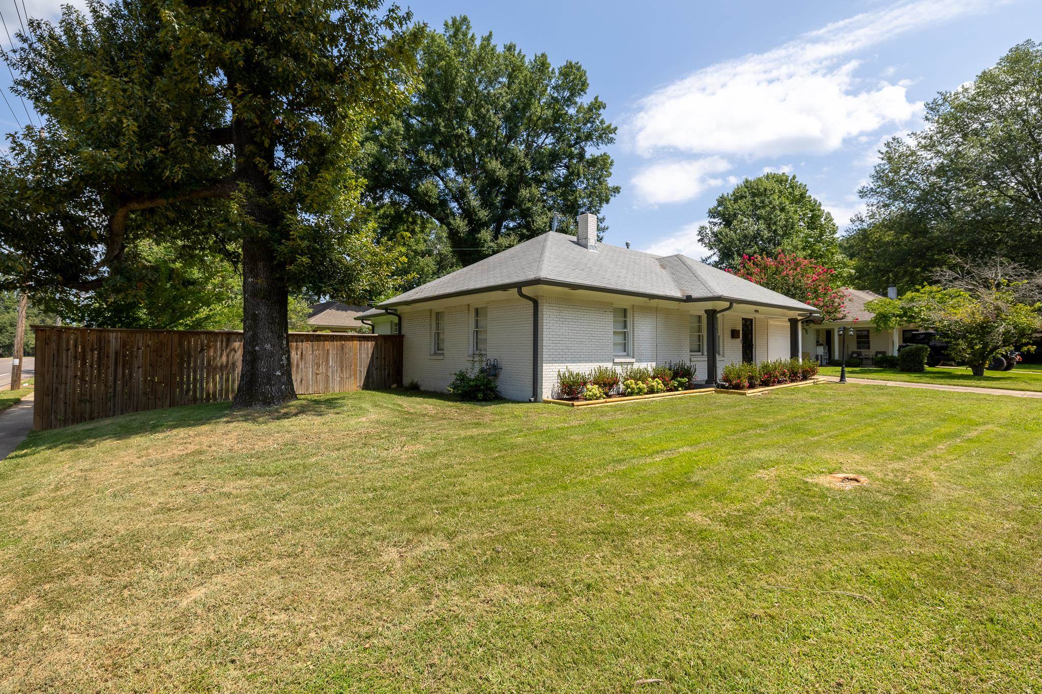 4996 Wingdale Rd Property Photo 2