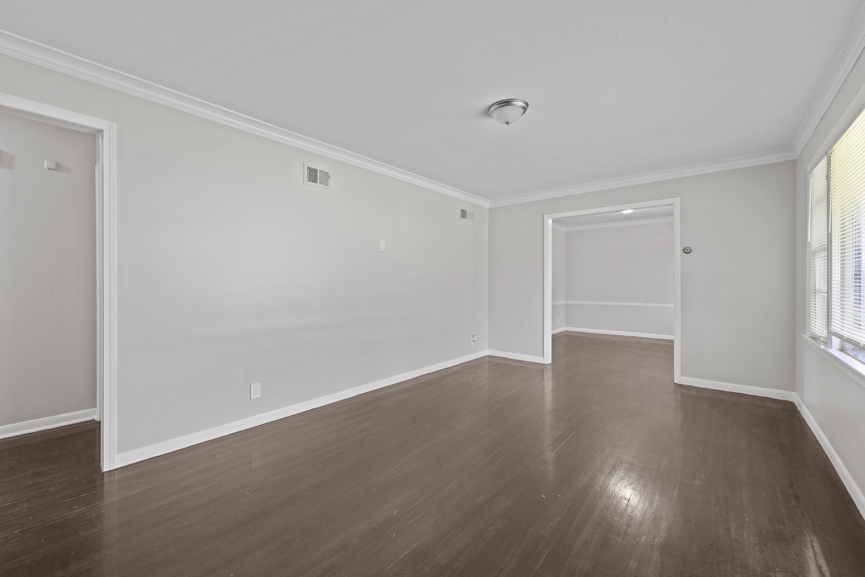4064 Hermitage Dr Property Photo 5