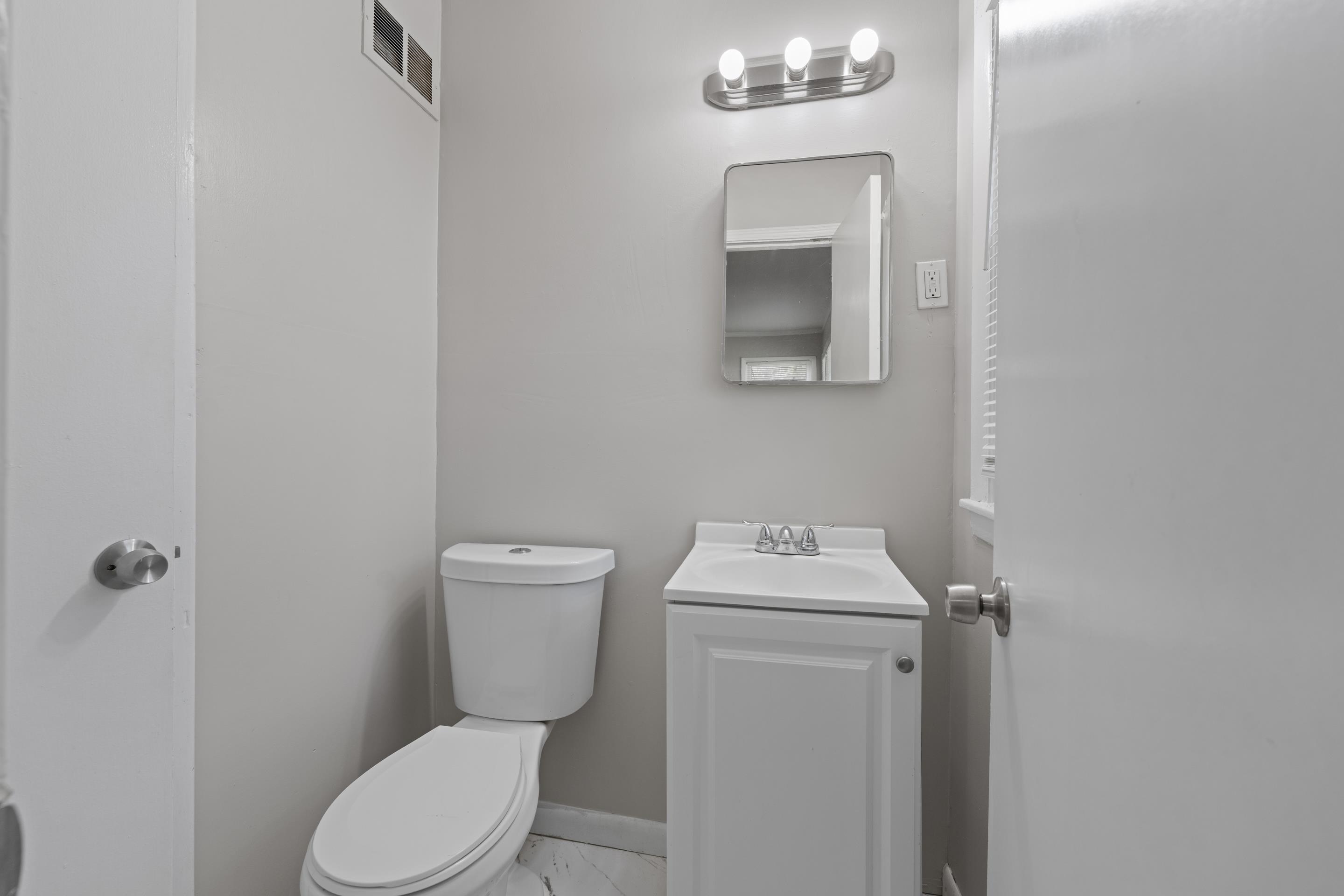 4064 Hermitage Dr Property Photo 10