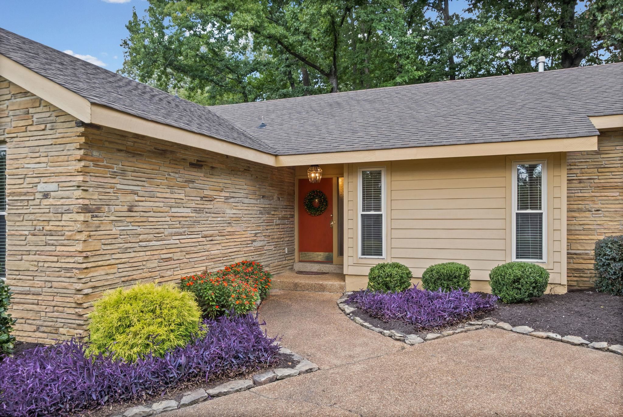 2174 Montego Dr Property Photo 3