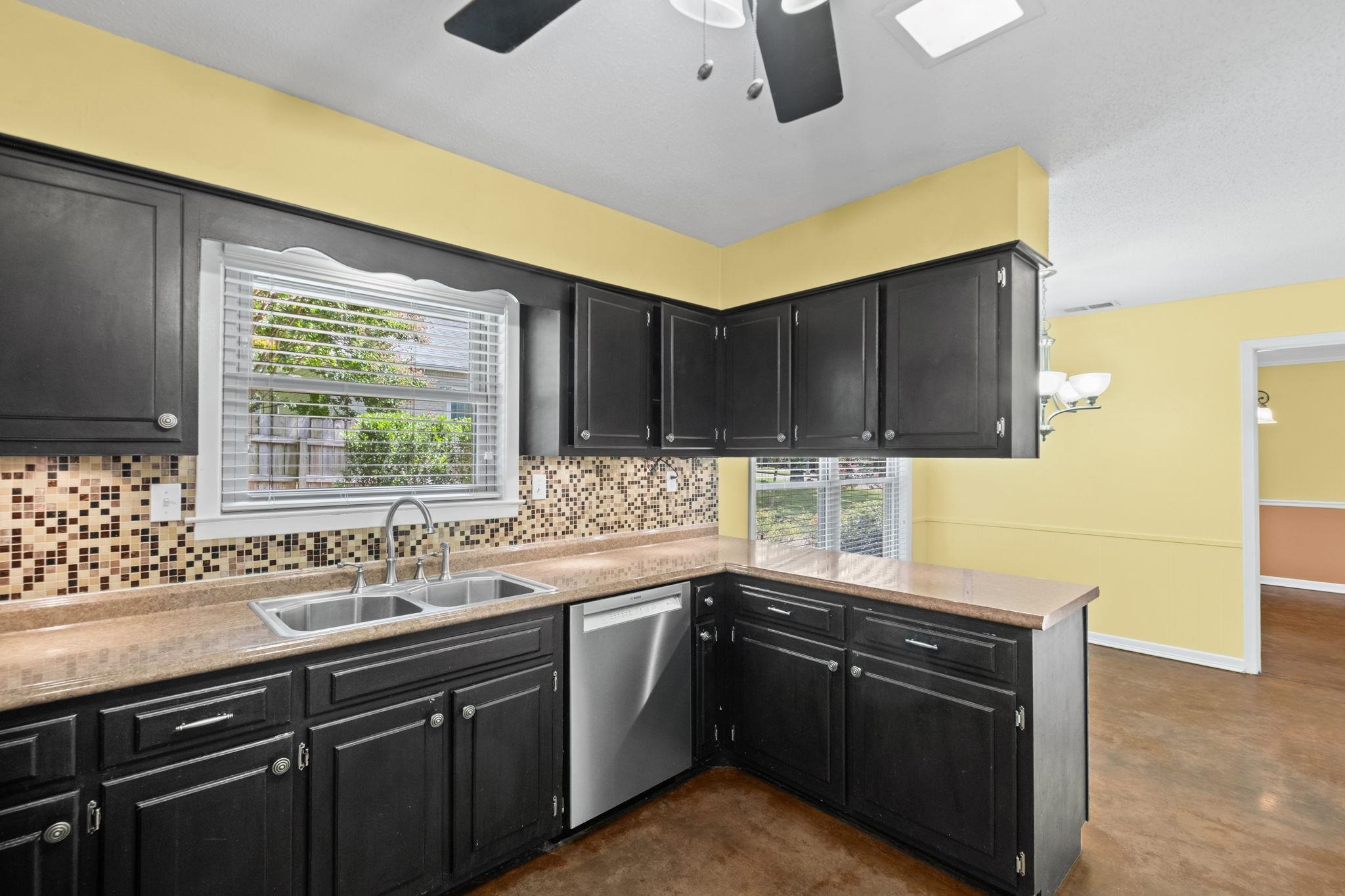 2174 Montego Dr Property Photo 8