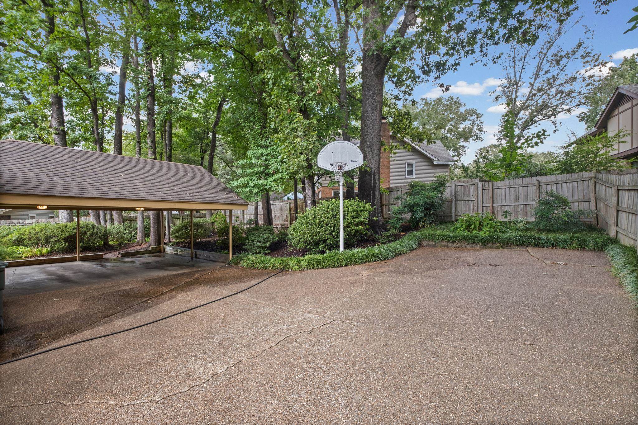 2174 Montego Dr Property Photo 35