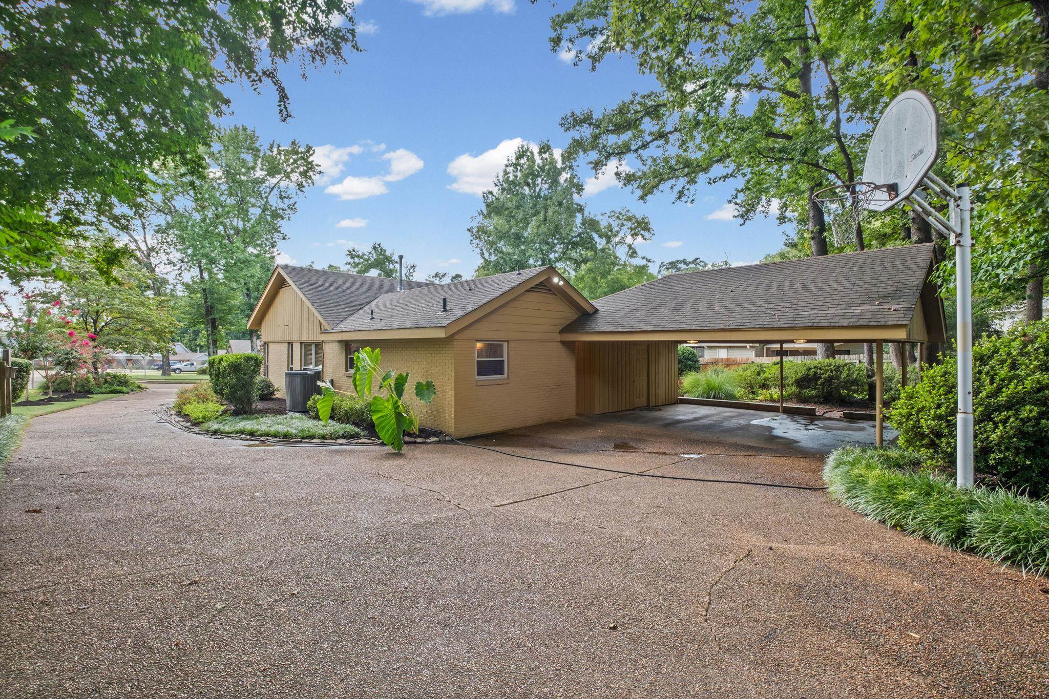 2174 Montego Dr Property Photo 36