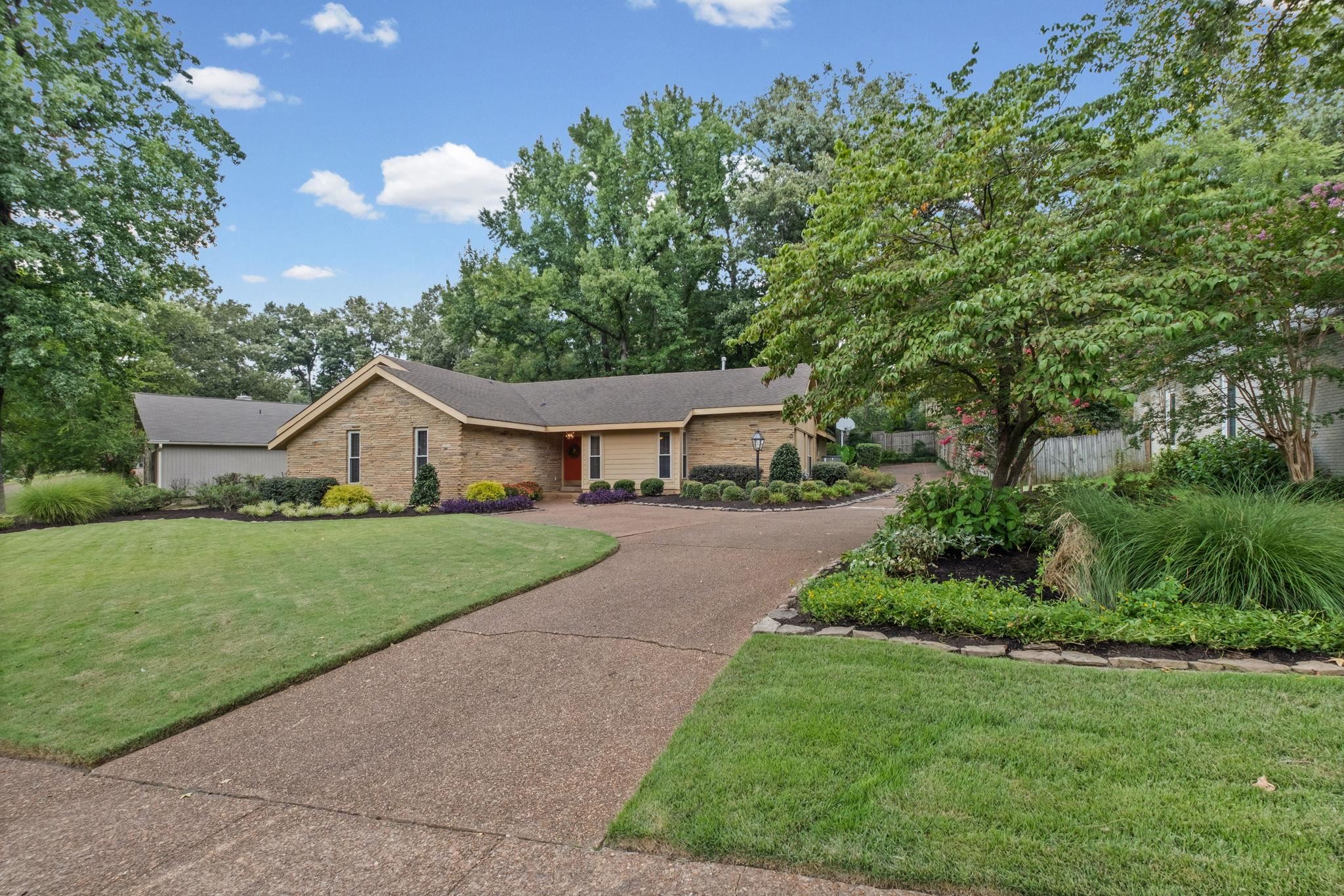 2174 Montego Dr Property Photo 39