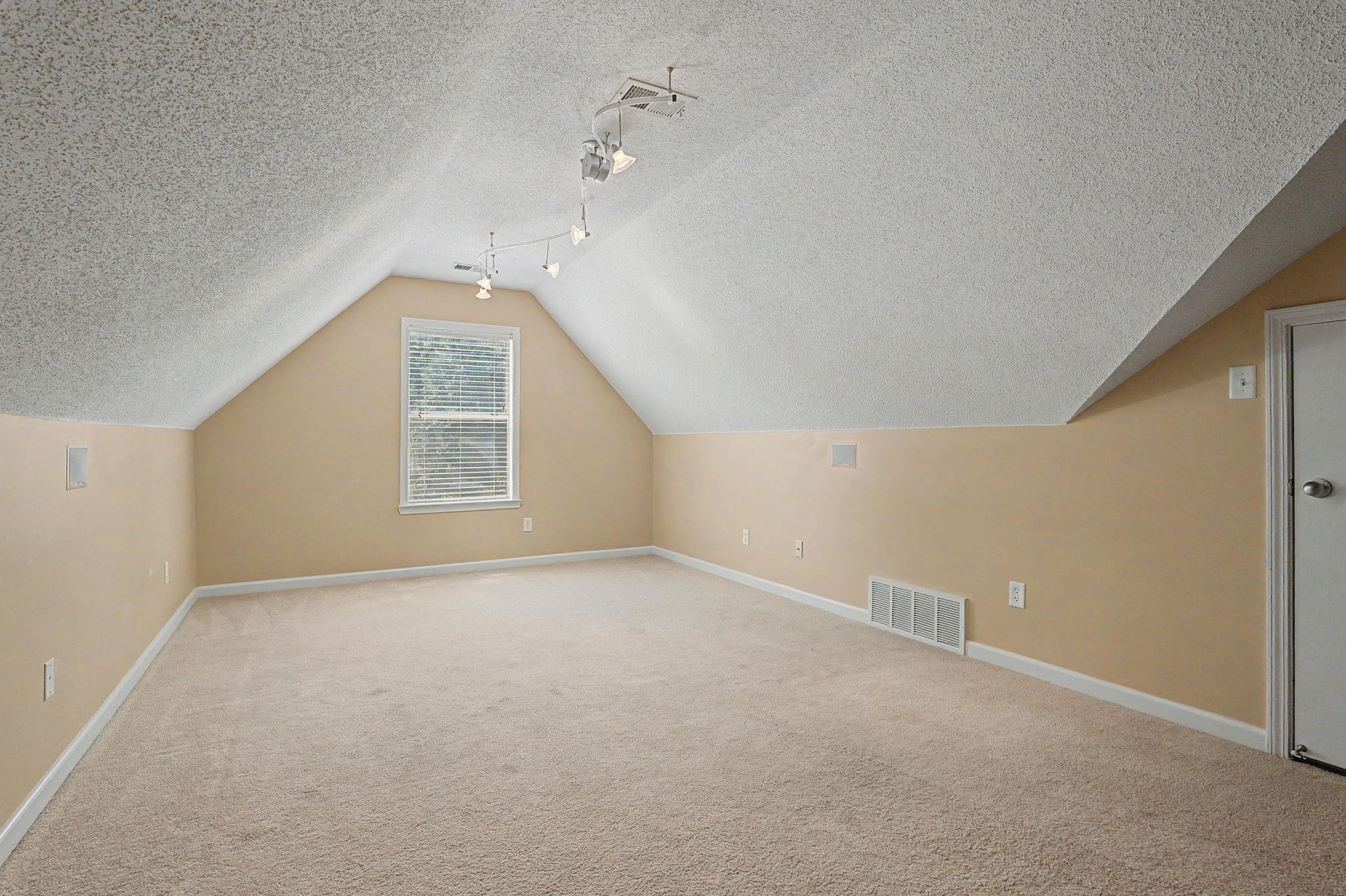 4629 Westbrook Rd Property Photo 17