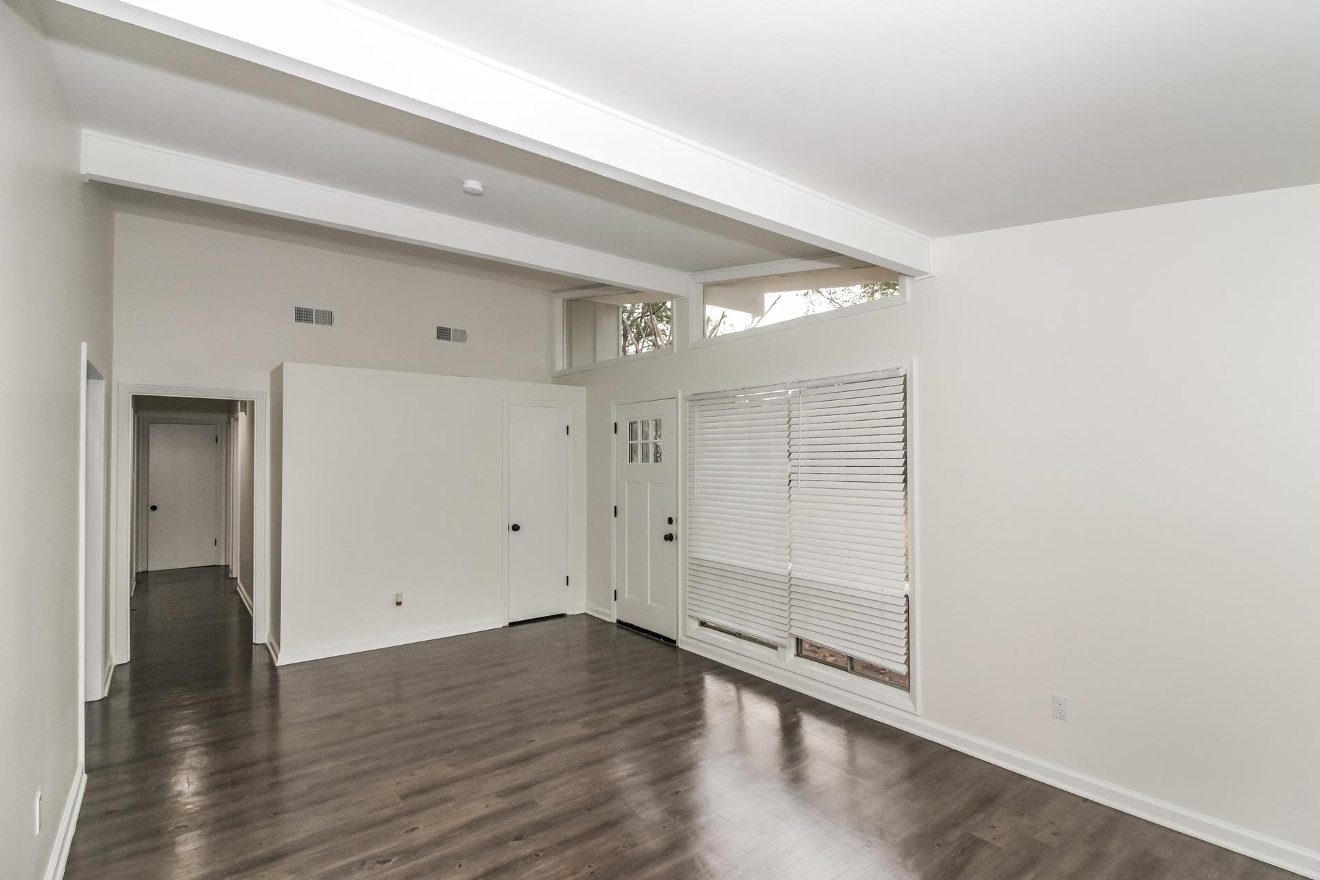 5194 Warfield Cv Property Photo 3