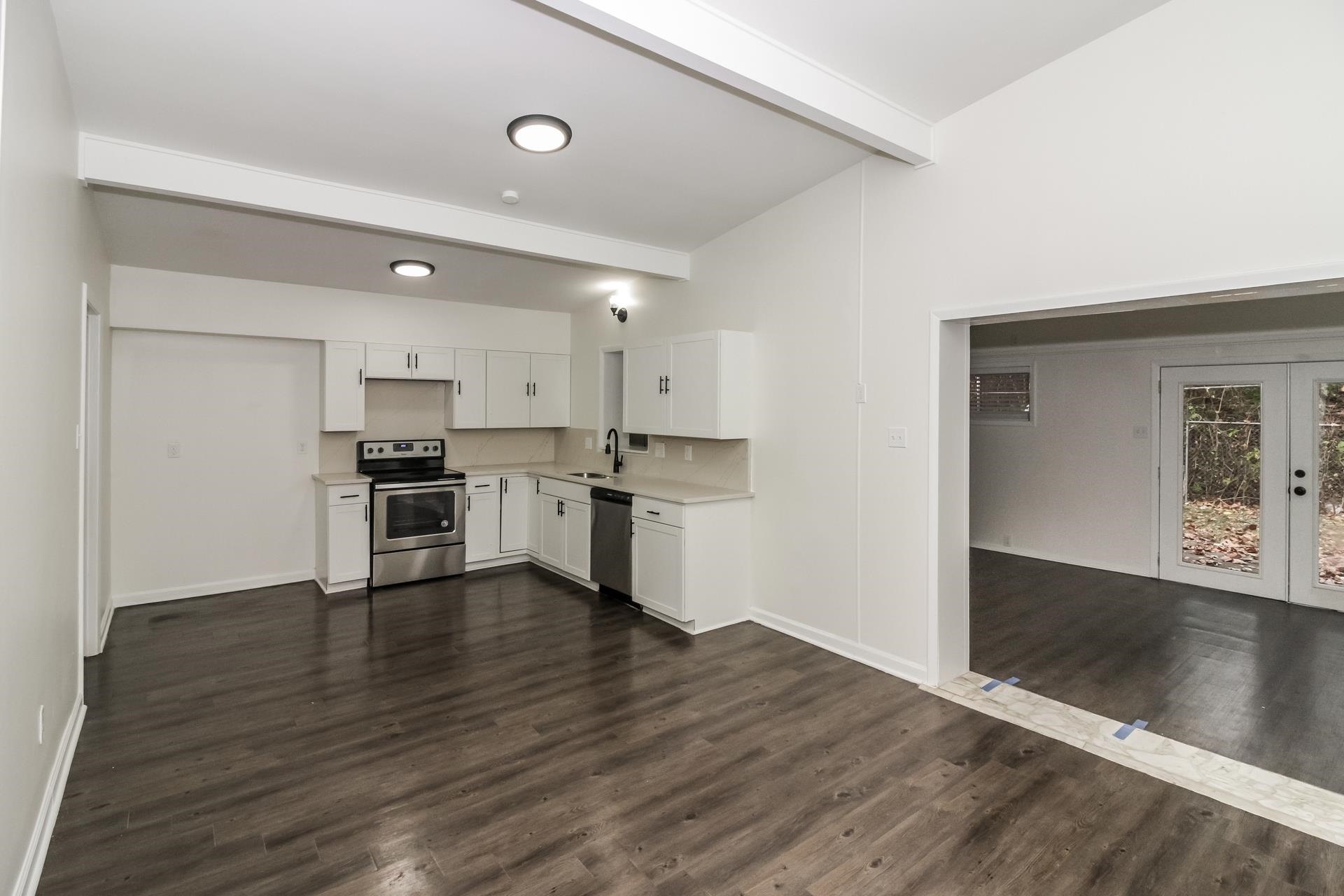 5194 Warfield Cv Property Photo 4