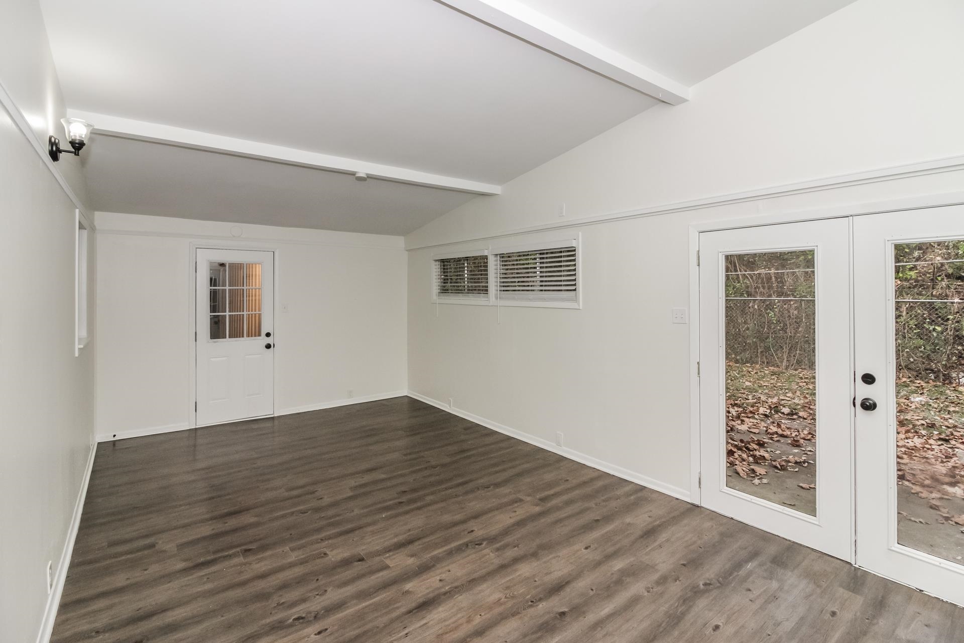 5194 Warfield Cv Property Photo 6