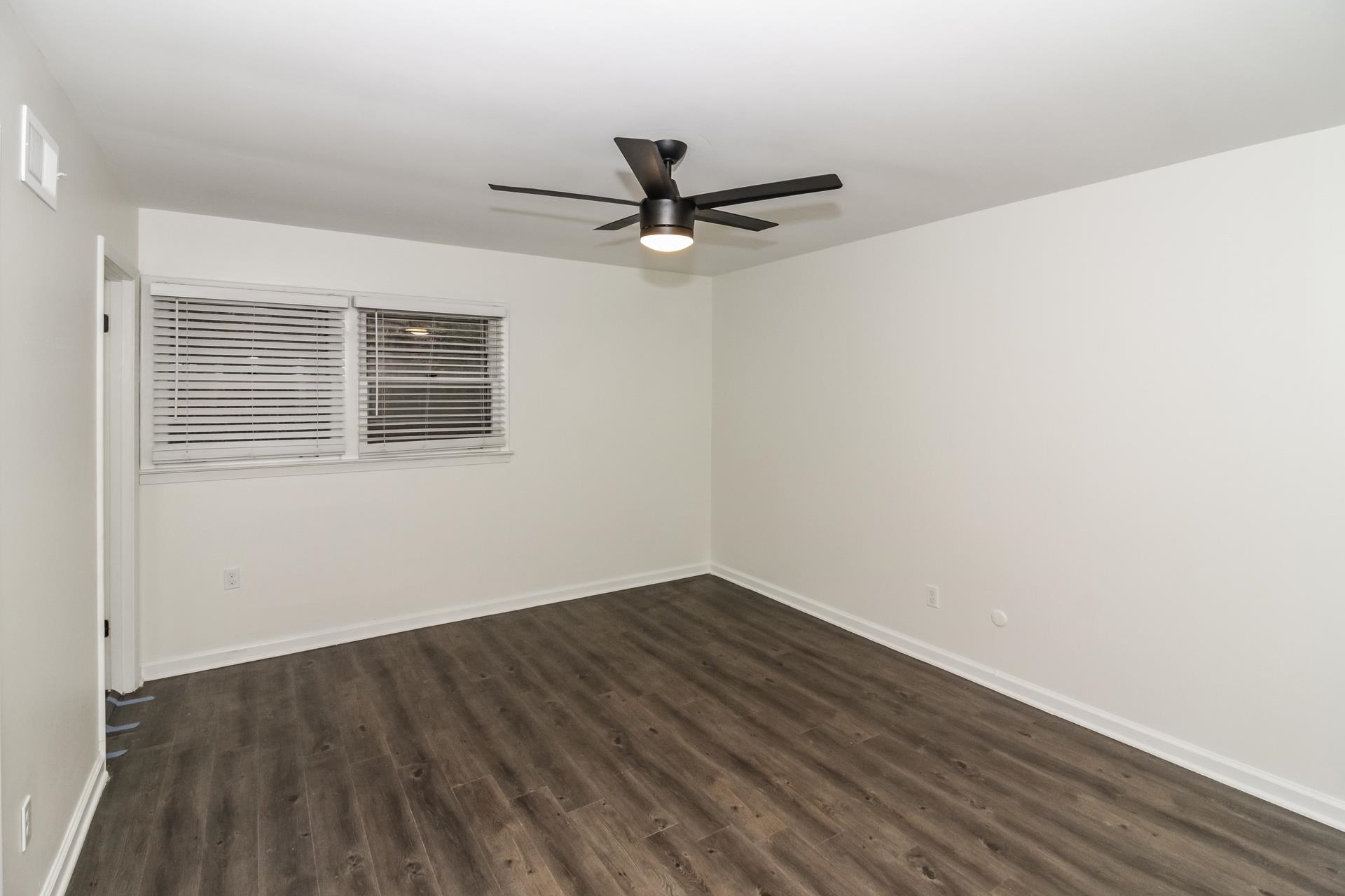 5194 Warfield Cv Property Photo 8