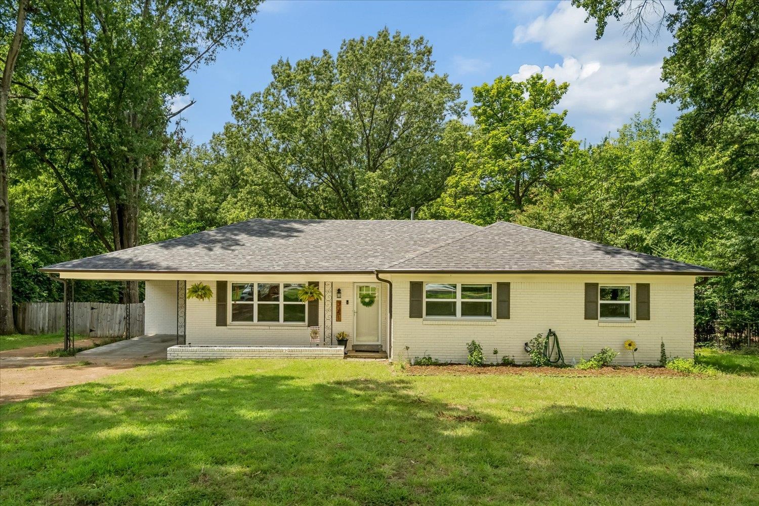 3351 Oak Rd Property Photo 1